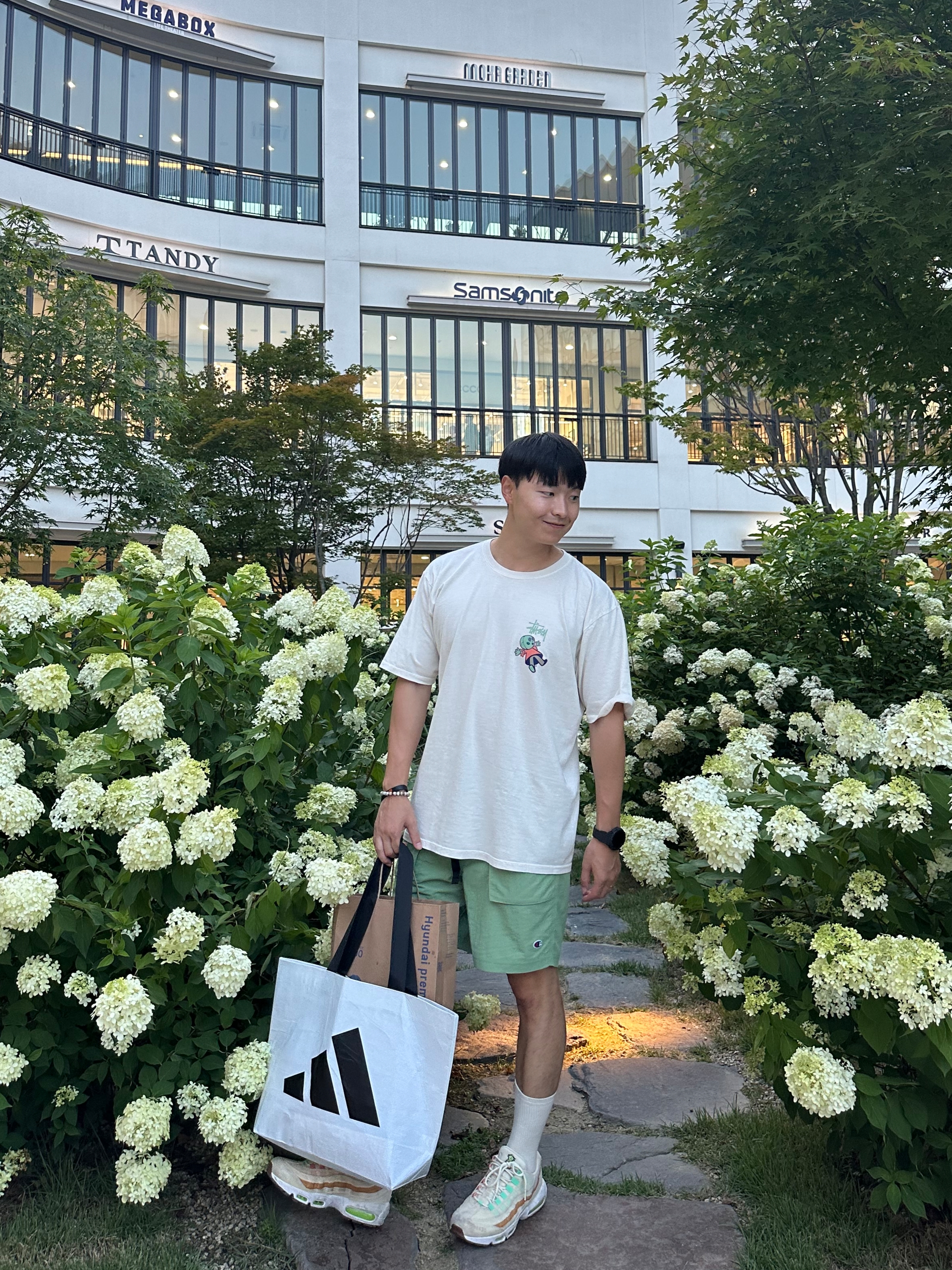 Stussy Dollie Pigment Dyed T-Shirt Natural, Klattermusen Algir Small Accessory Bag Raven 착용 스타일 - 6