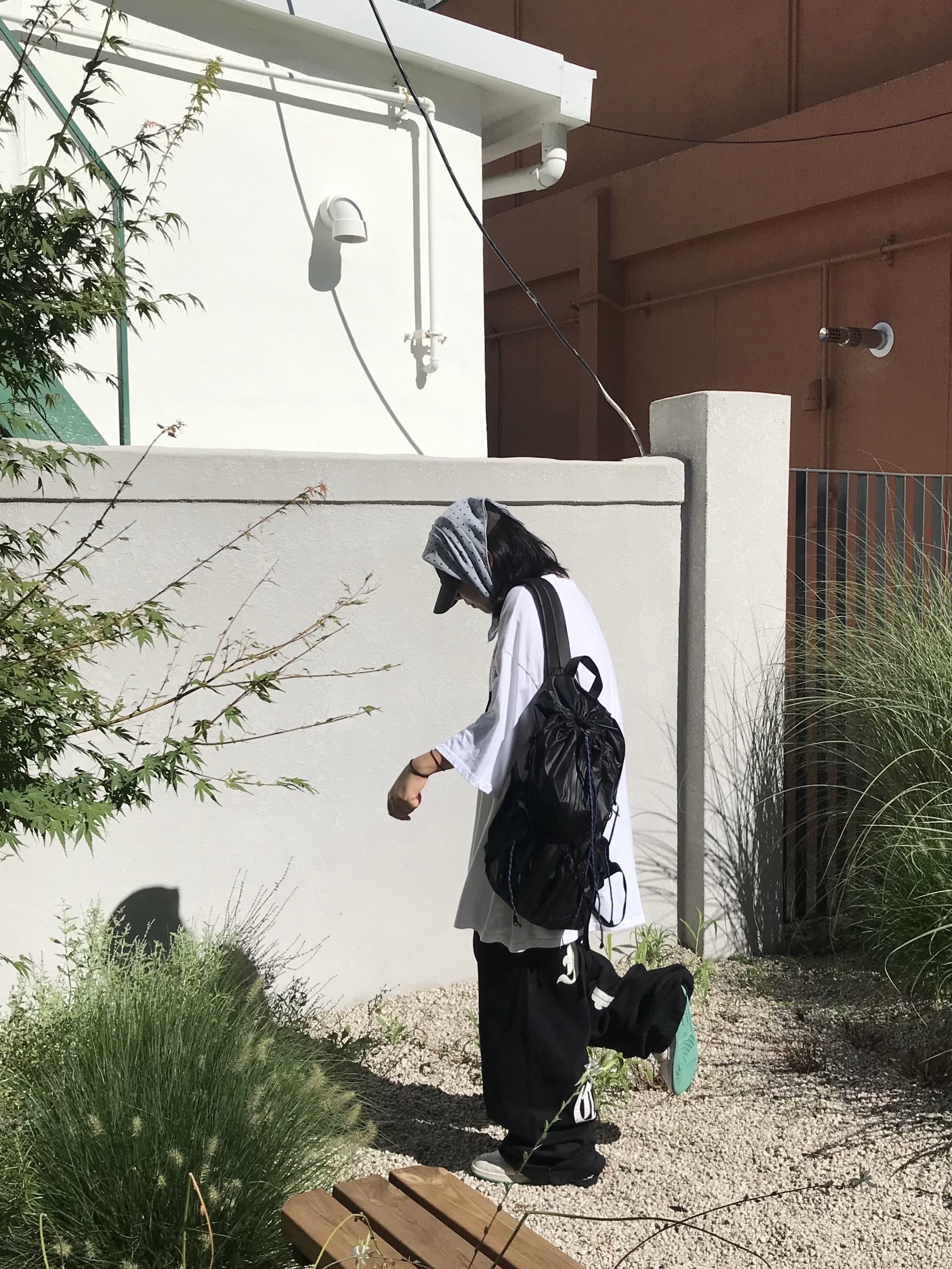 Tretorn Nylon Rip Backpack Black 착용 스타일 - 6