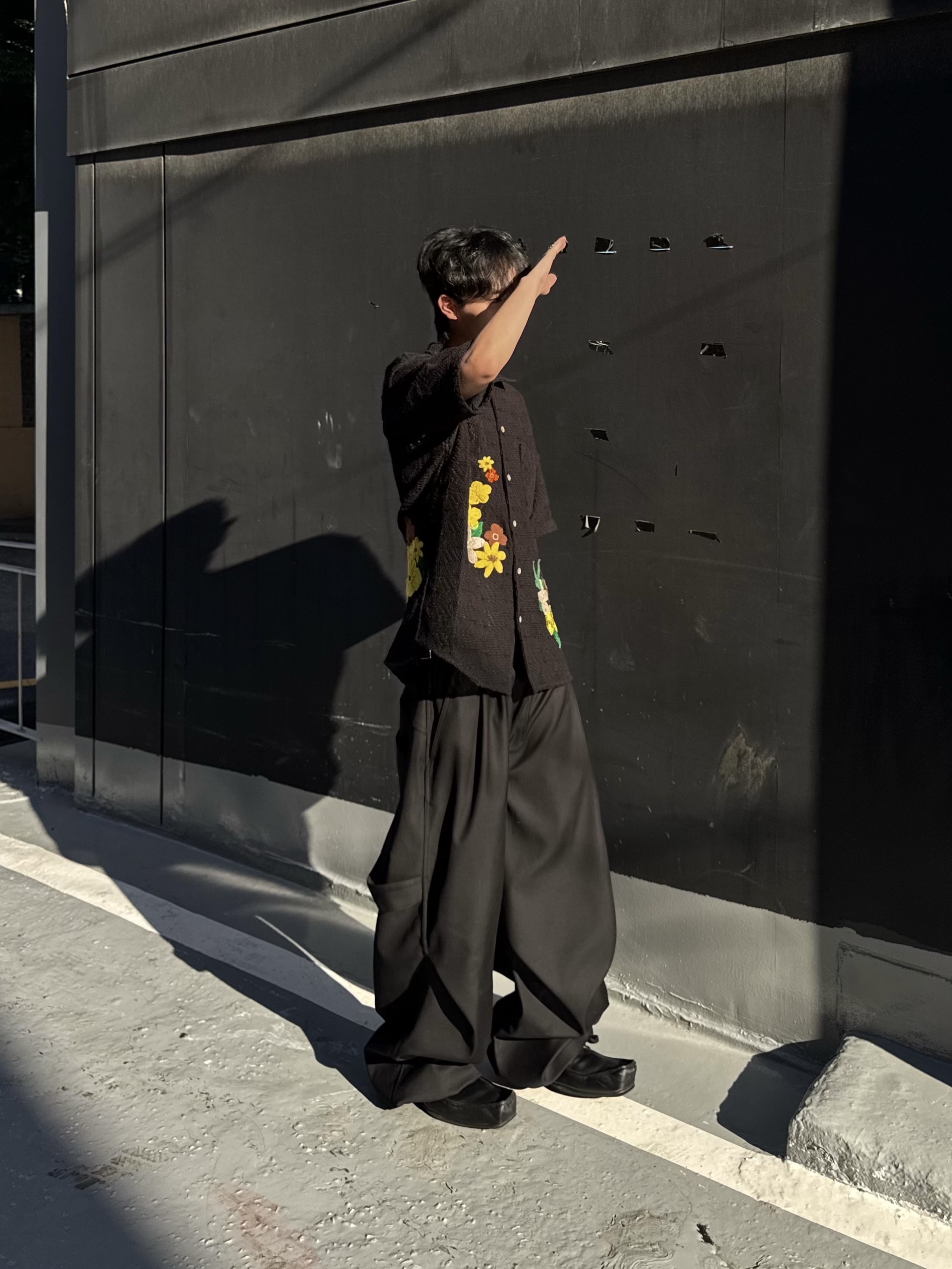 Kamien x KOIN SEOUL 247 All Day Slacks Black, Balenciaga Romeo Mule Black 착용 스타일 - 3
