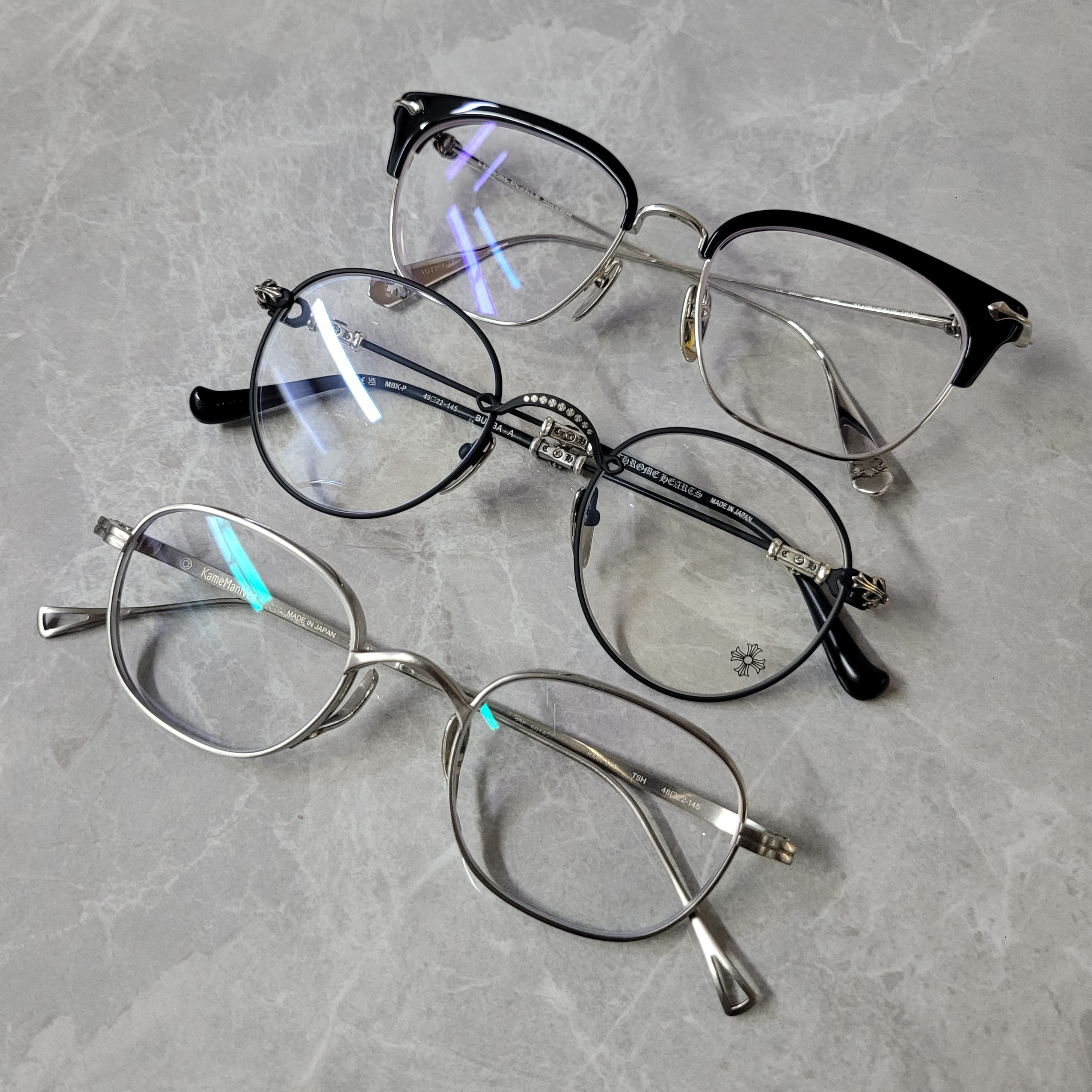 Chrome Hearts Bubba-A Matte Black Plastic, Chrome Hearts Sluntradiction 54 Black Shiny Silver - Titanium Nose Pad 착용 스타일 - 1