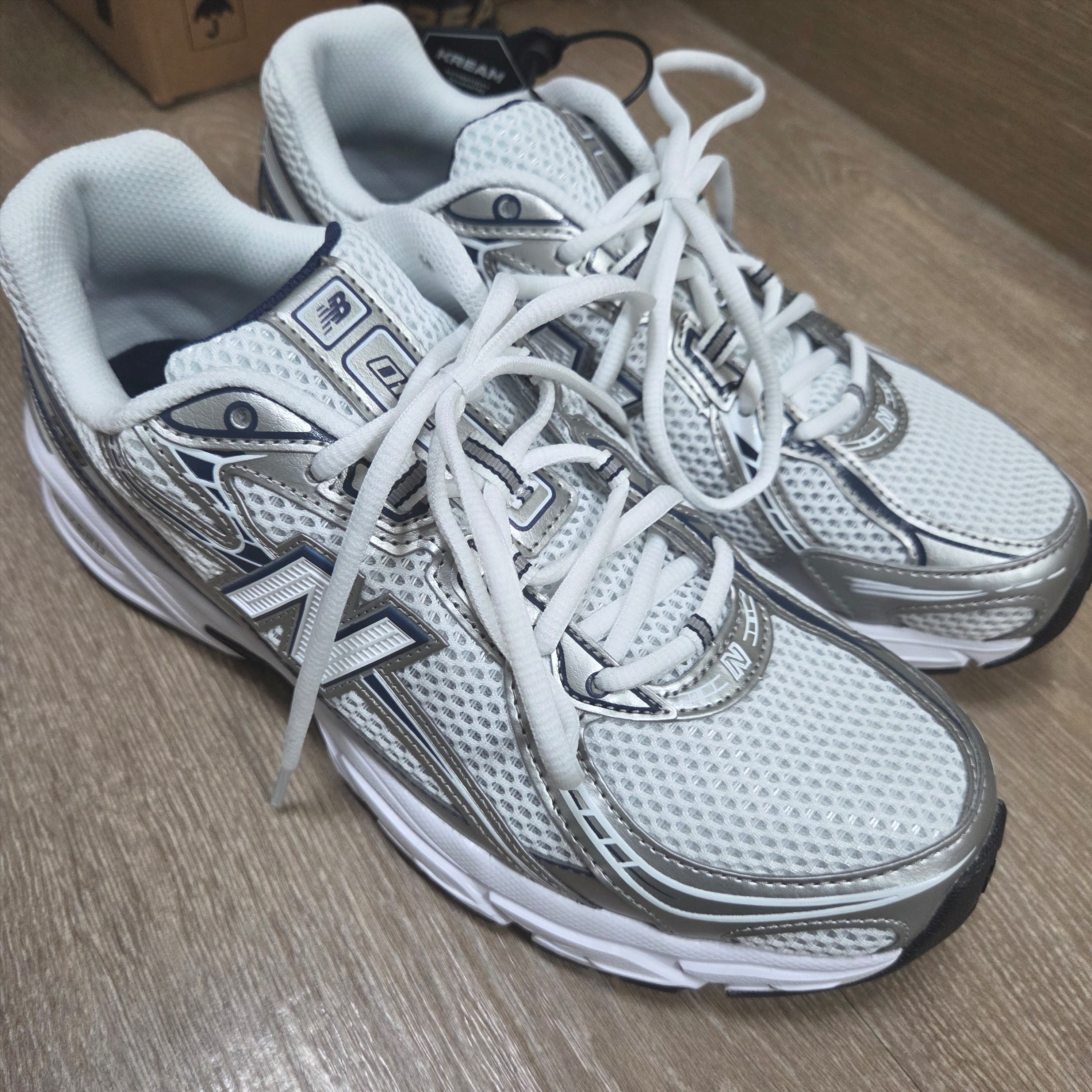 New Balance 740v2 Nb Navy White 착용 스타일