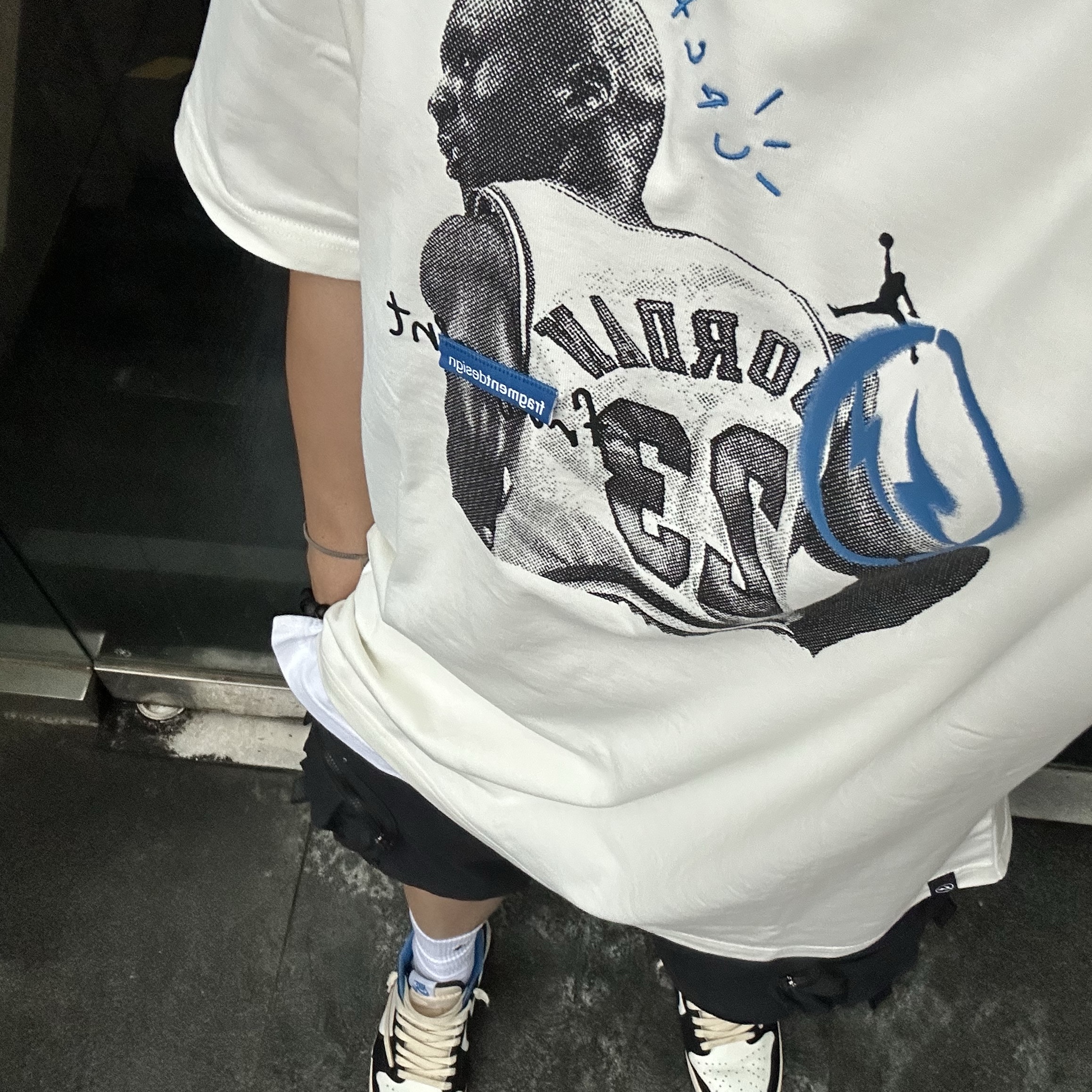 Jordan x Travis Scott x Fragment T-Shirt Sail (DJ0619-133) 착용 스타일