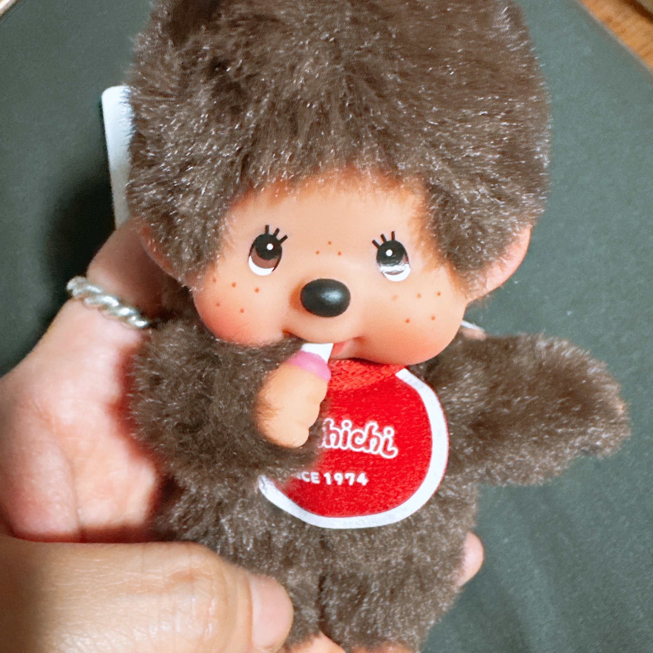 Monchhichi SS Girl Key Chain Brown 착용 스타일
