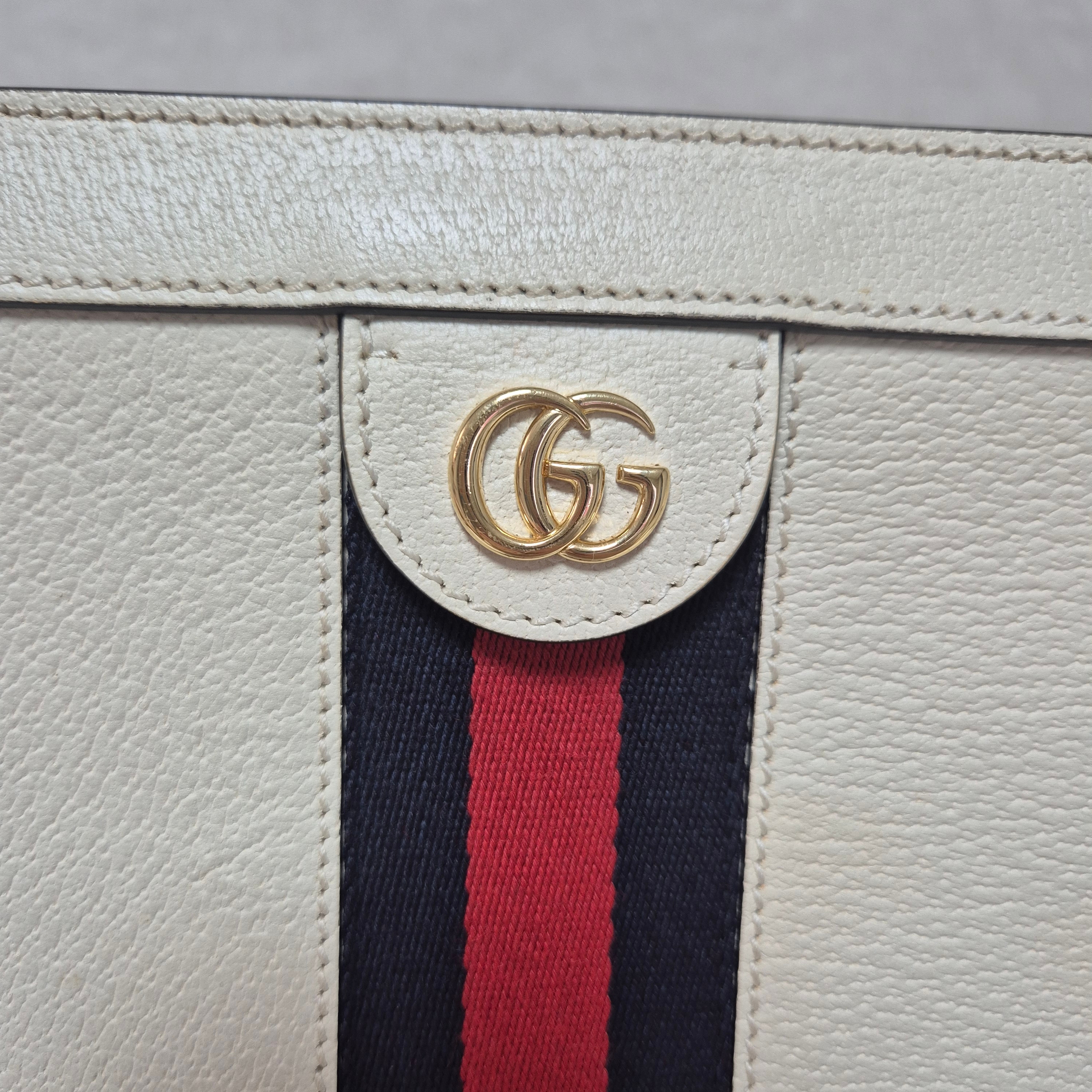 Gucci Ophidia Chain Shoulder Bag White 착용 스타일 - 3