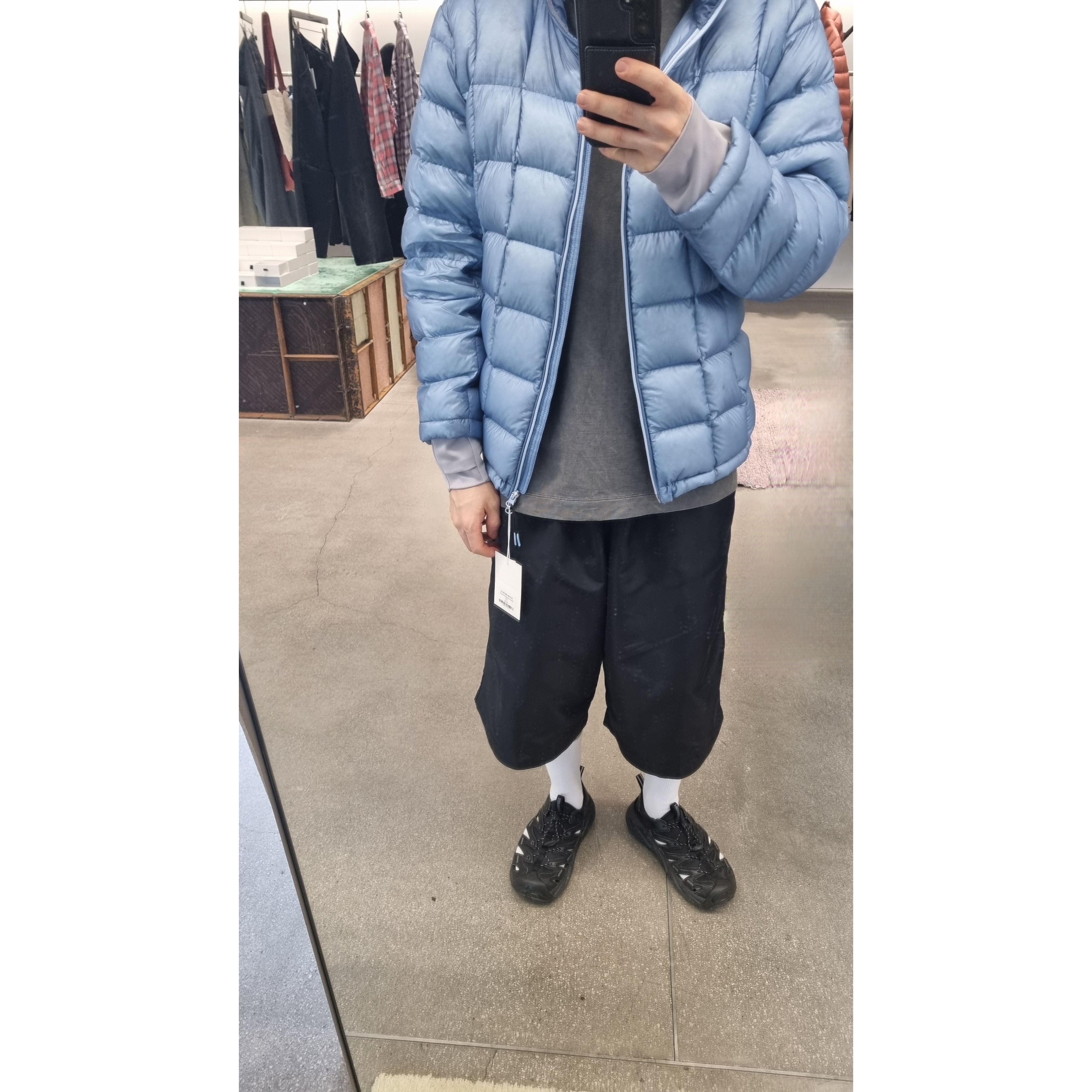 MJD Re-Nylon Wide Carpenter Bermuda Pants Black, MJD Re-Nylon Wide Carpenter Bermuda Pants Black 착용 스타일 - 1