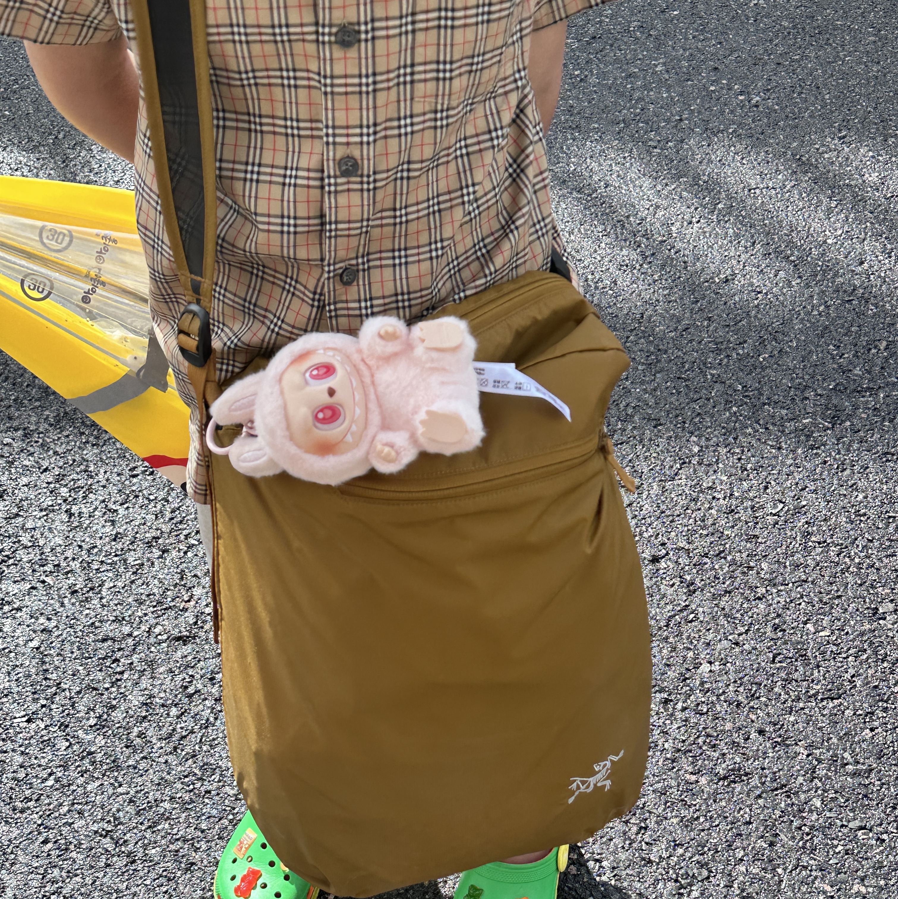 Pop Mart Labubu Let's Play Together Doll Series Dada Keyring (Opened Case), (Kids) Crocs x Haribo Classic Clog Multi 착용 스타일 - 1