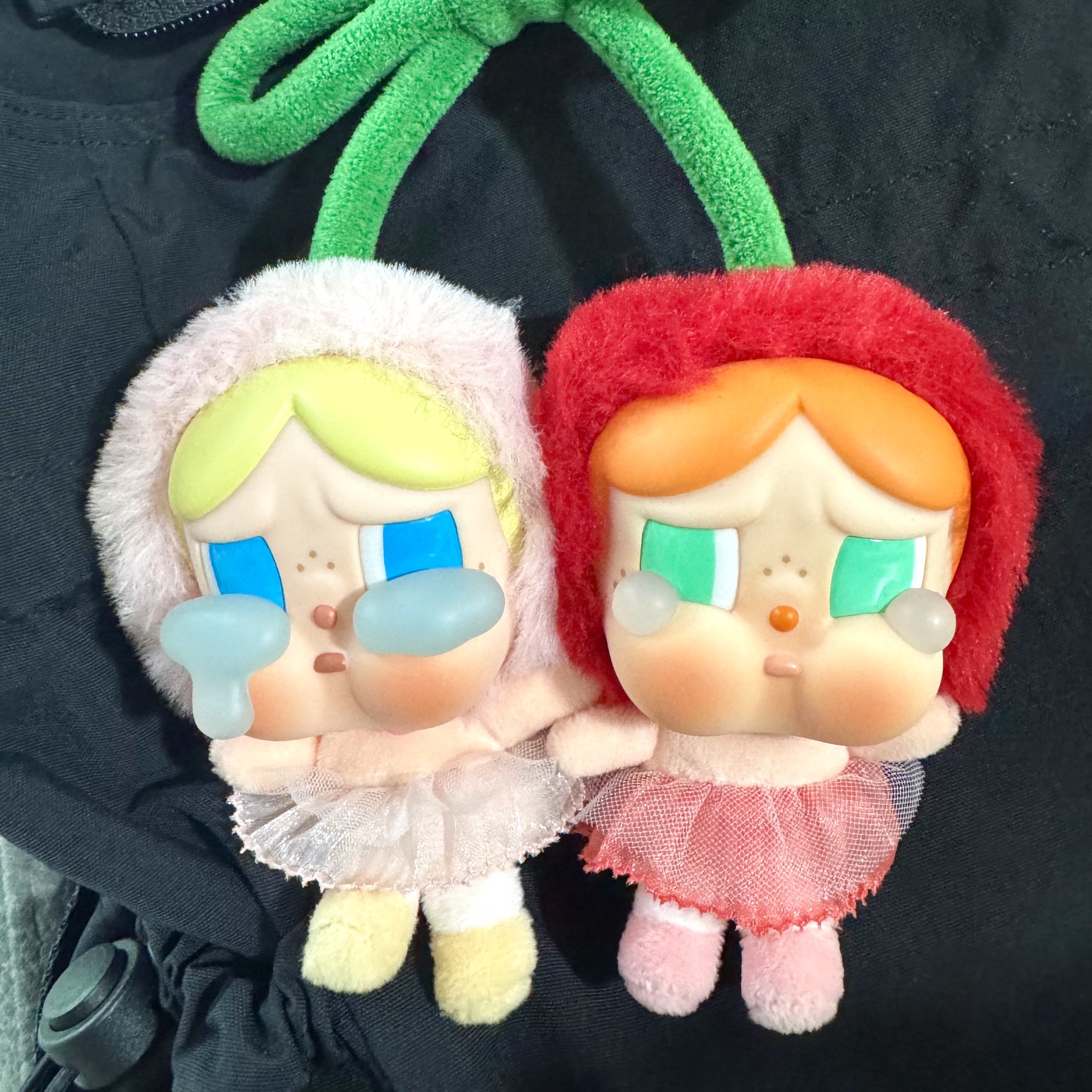 Pop Mart Crybaby Crying For Love Series Vinyl Plush 착용 스타일