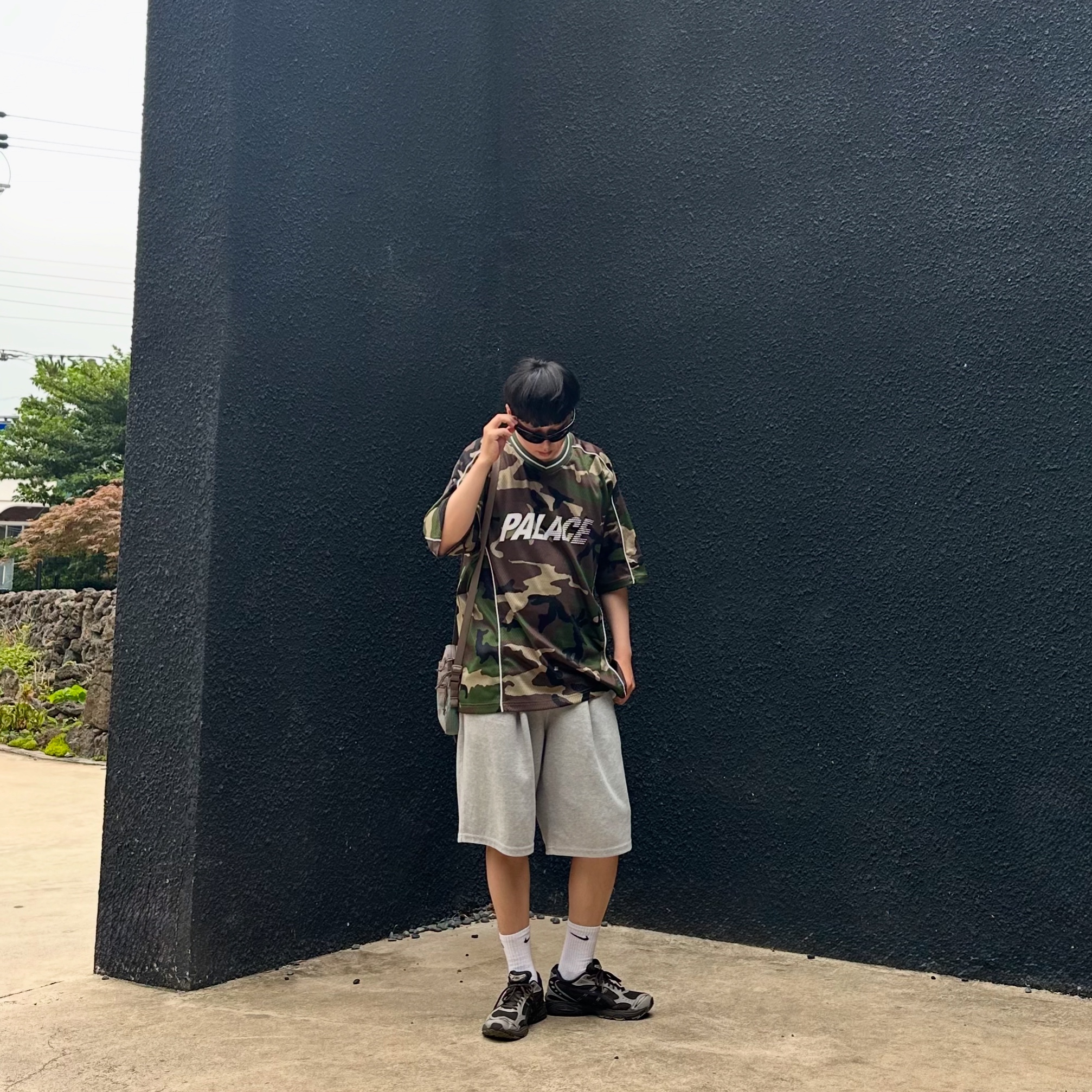 Asics x Atmos x Undermycar Gel-Kayano 14 Pepper Black, Palace Mesh Jersey Woodland Camo - 24FW 착용 스타일