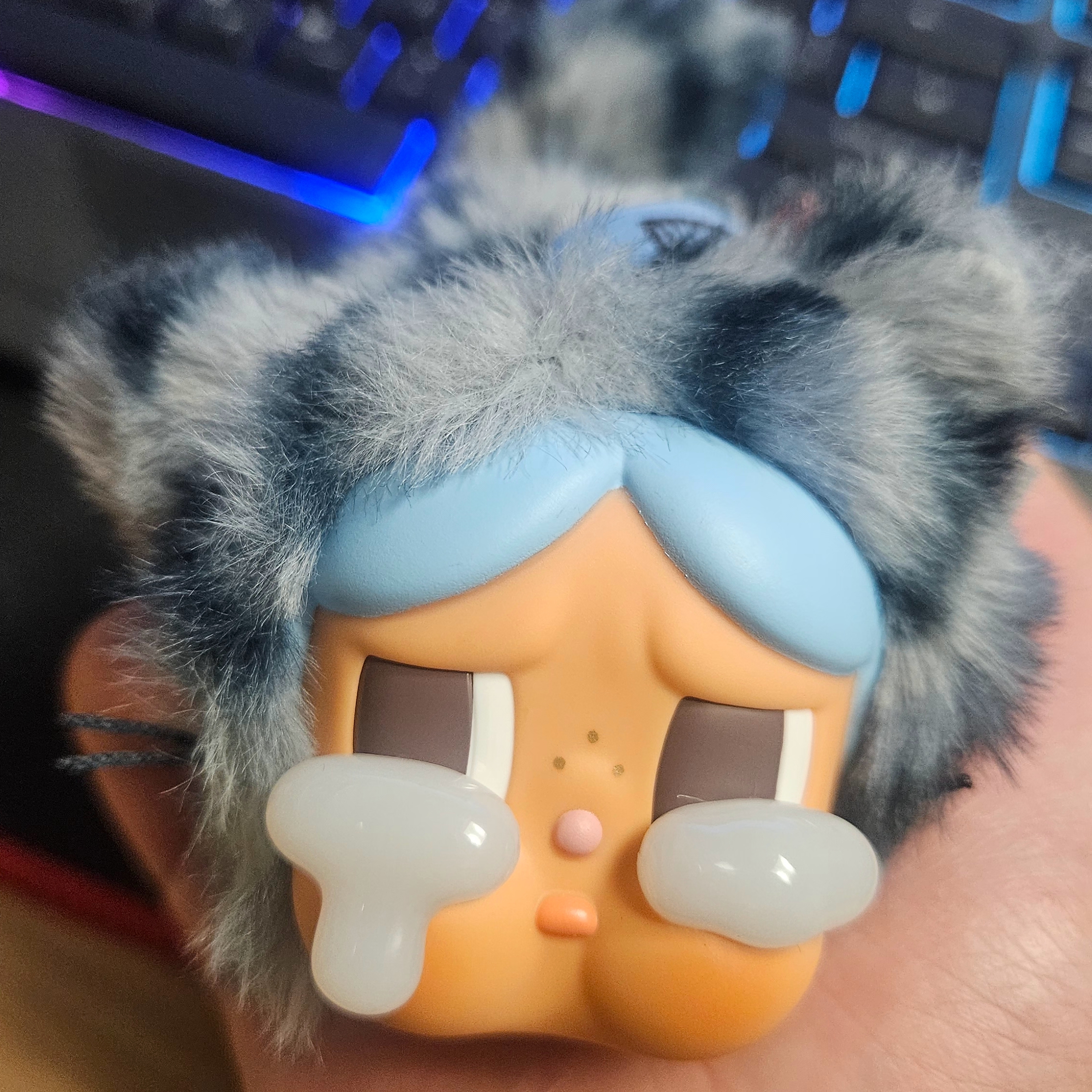 Pop Mart Crybaby Wild But Cutie Series Vinyl Plush Pendant (1 Blind Box) 착용 스타일