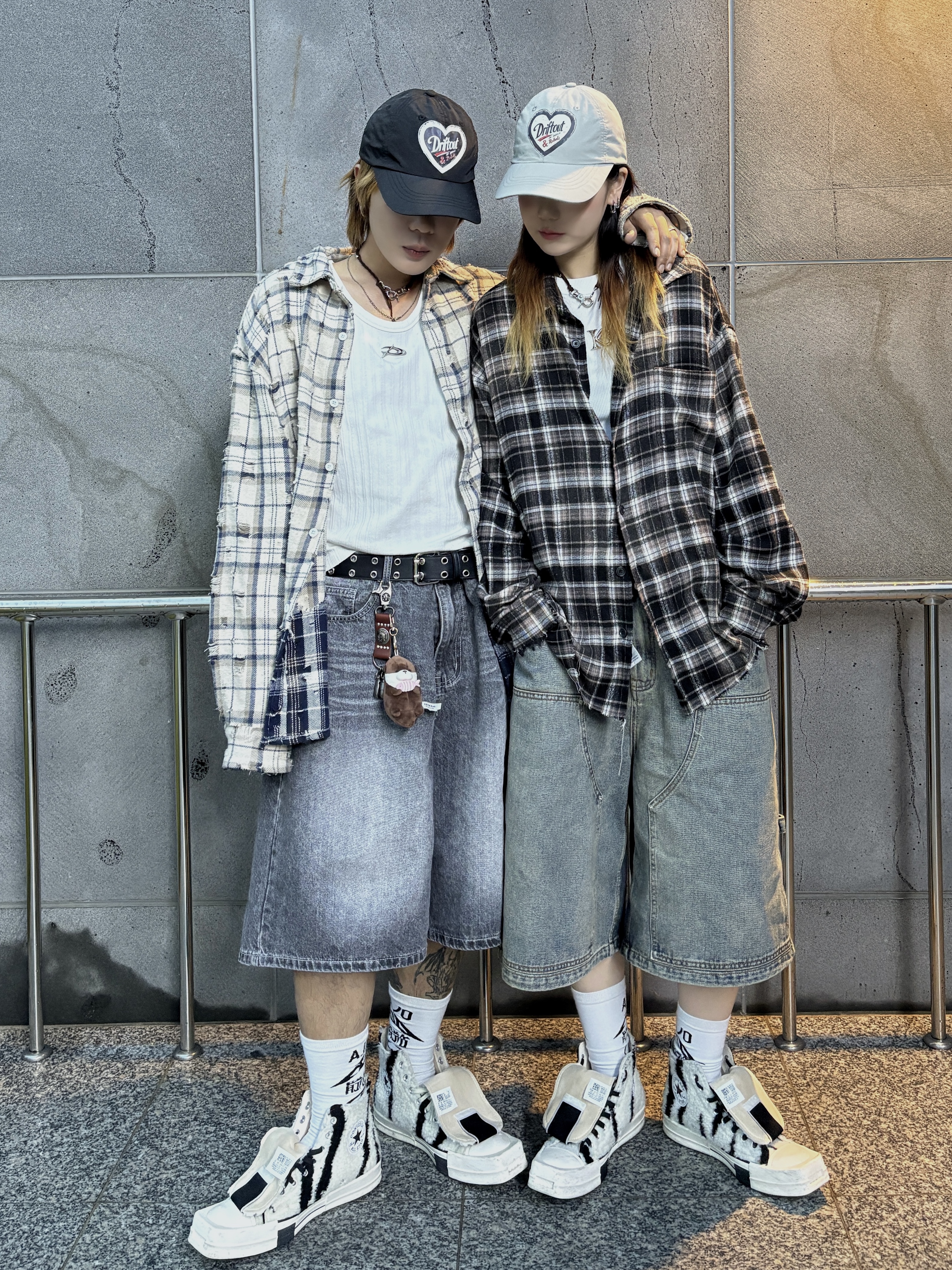 Converse x Drkshdw Turbodrk Chuck 70 Hi Lilly White 착용 스타일 - 2
