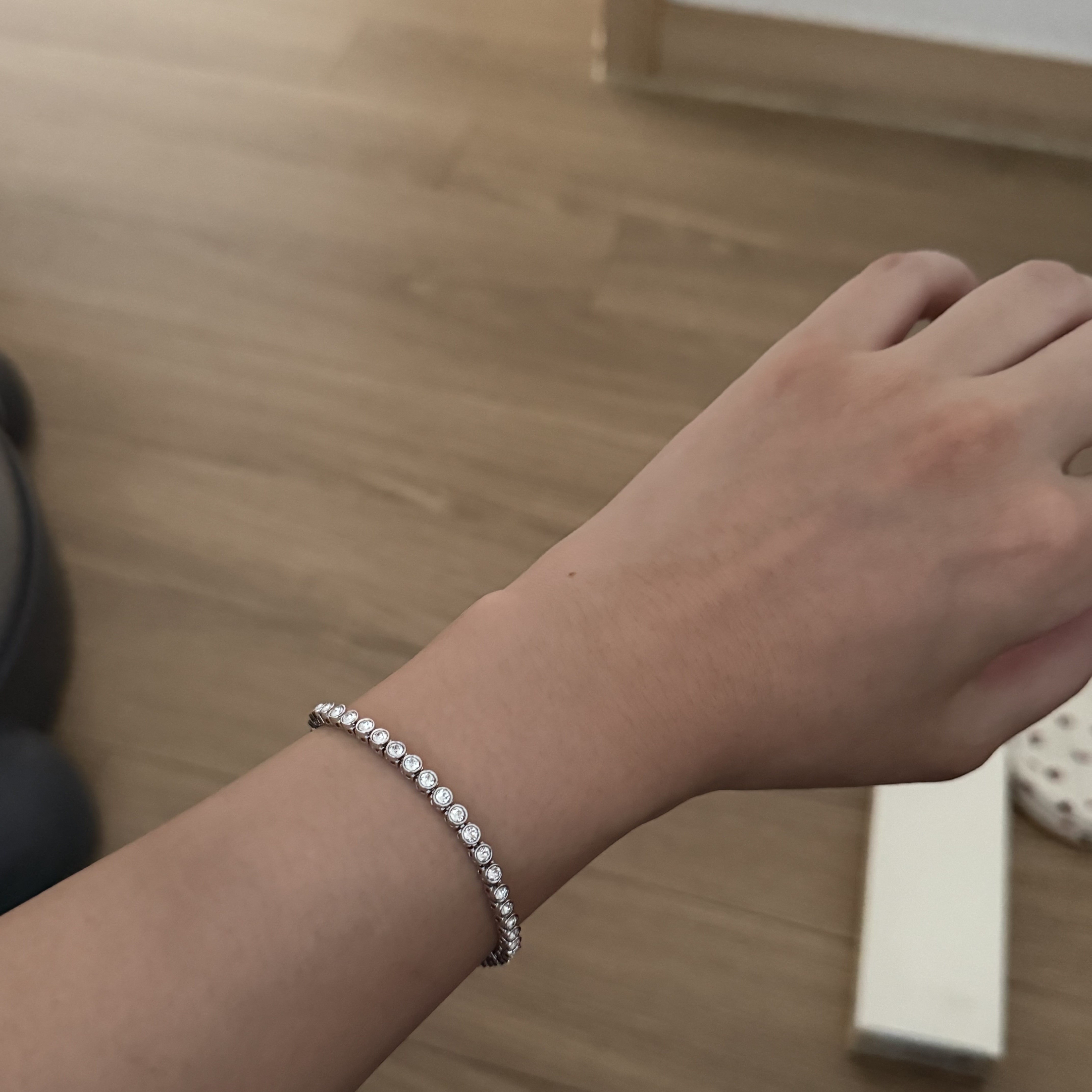 (W) Swarovski Emily Bracelet White Rhodium Plated 착용 스타일 - 2