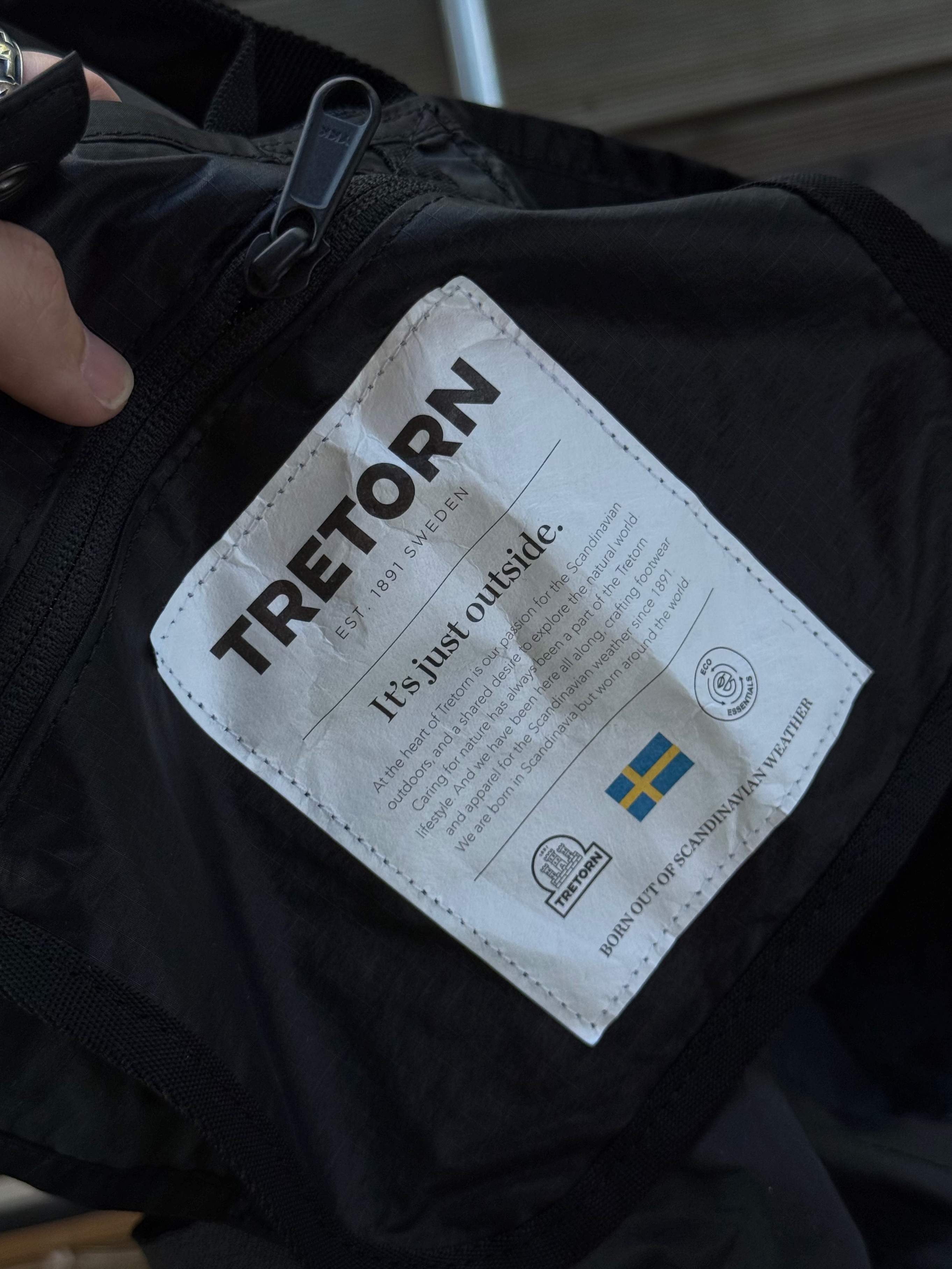 Tretorn Nylon Rip Tote Bag Black 착용 스타일 - 8