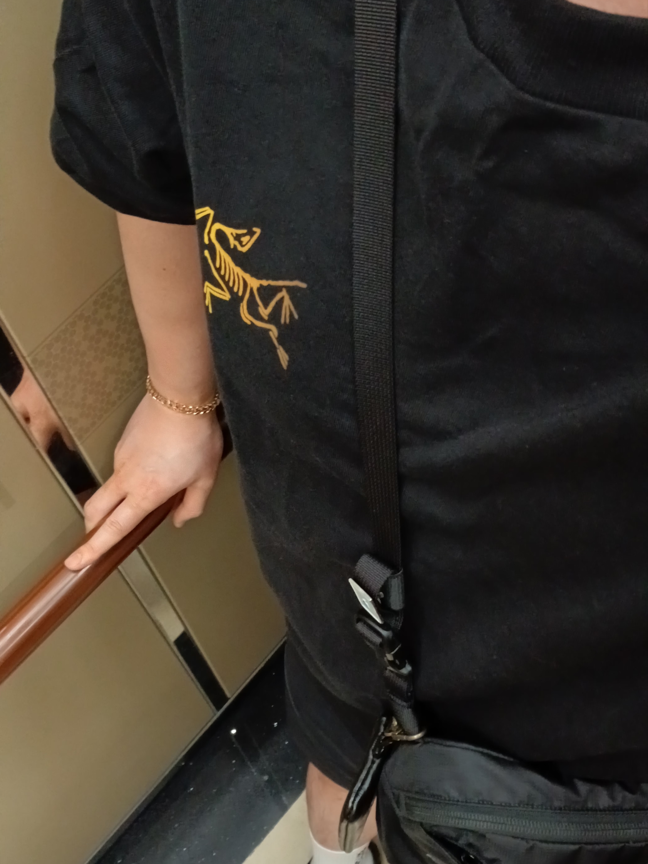 Arc'teryx Kragg Cotton Logo SS T-Shirt 24K Black, Arc'teryx Gamma Quick Dry Shorts 9 Inch Black 착용 스타일 - 2