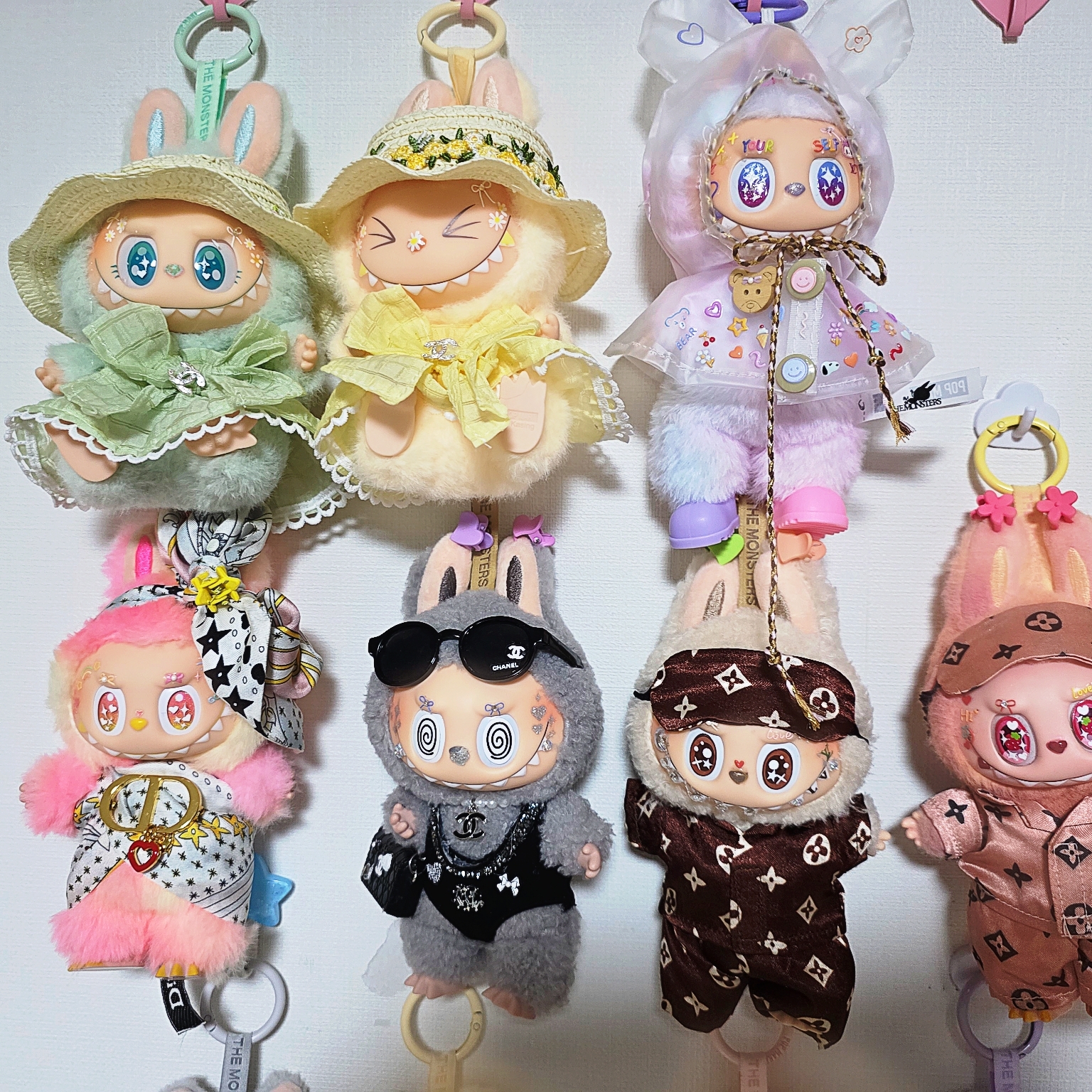 Pop Mart Labubu Let's Play Together Doll Series Sealed Case (6 Blind Boxes), Pop Mart Labubu The Monsters Labubu Tasty Macarons Series Sesame Bean Keyring (Opened Case) 착용 스타일 - 7
