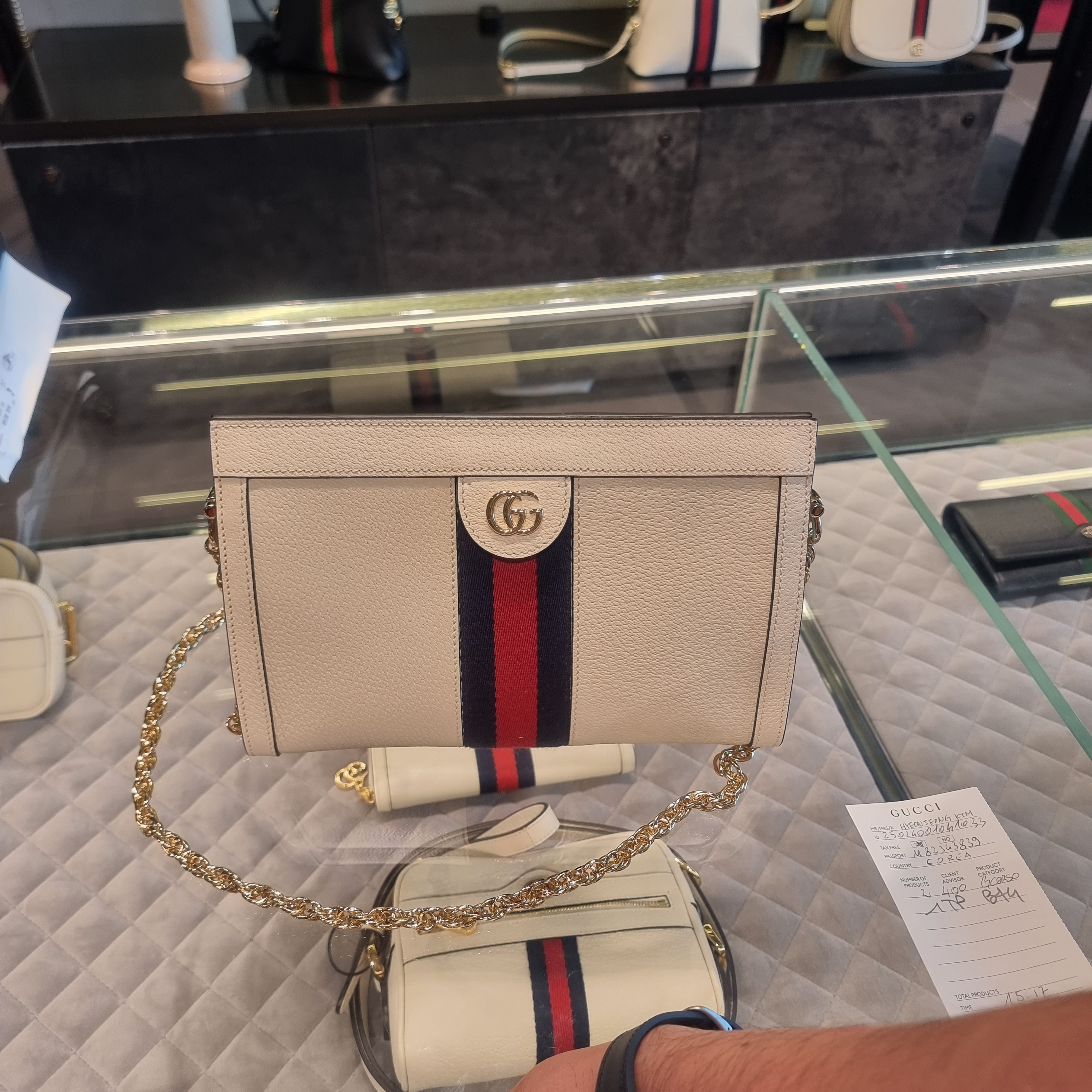 Gucci Ophidia Chain Shoulder Bag White 착용 스타일 - 1