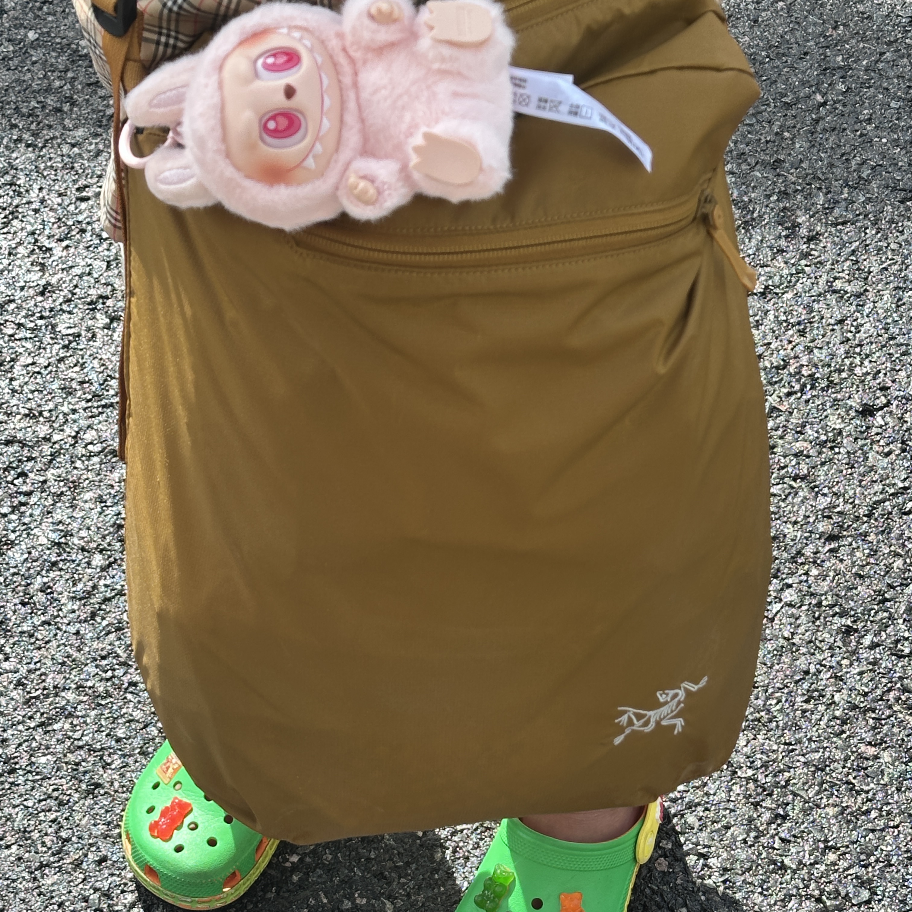 Pop Mart Labubu Let's Play Together Doll Series Dada Keyring (Opened Case), (Kids) Crocs x Haribo Classic Clog Multi 착용 스타일 - 2