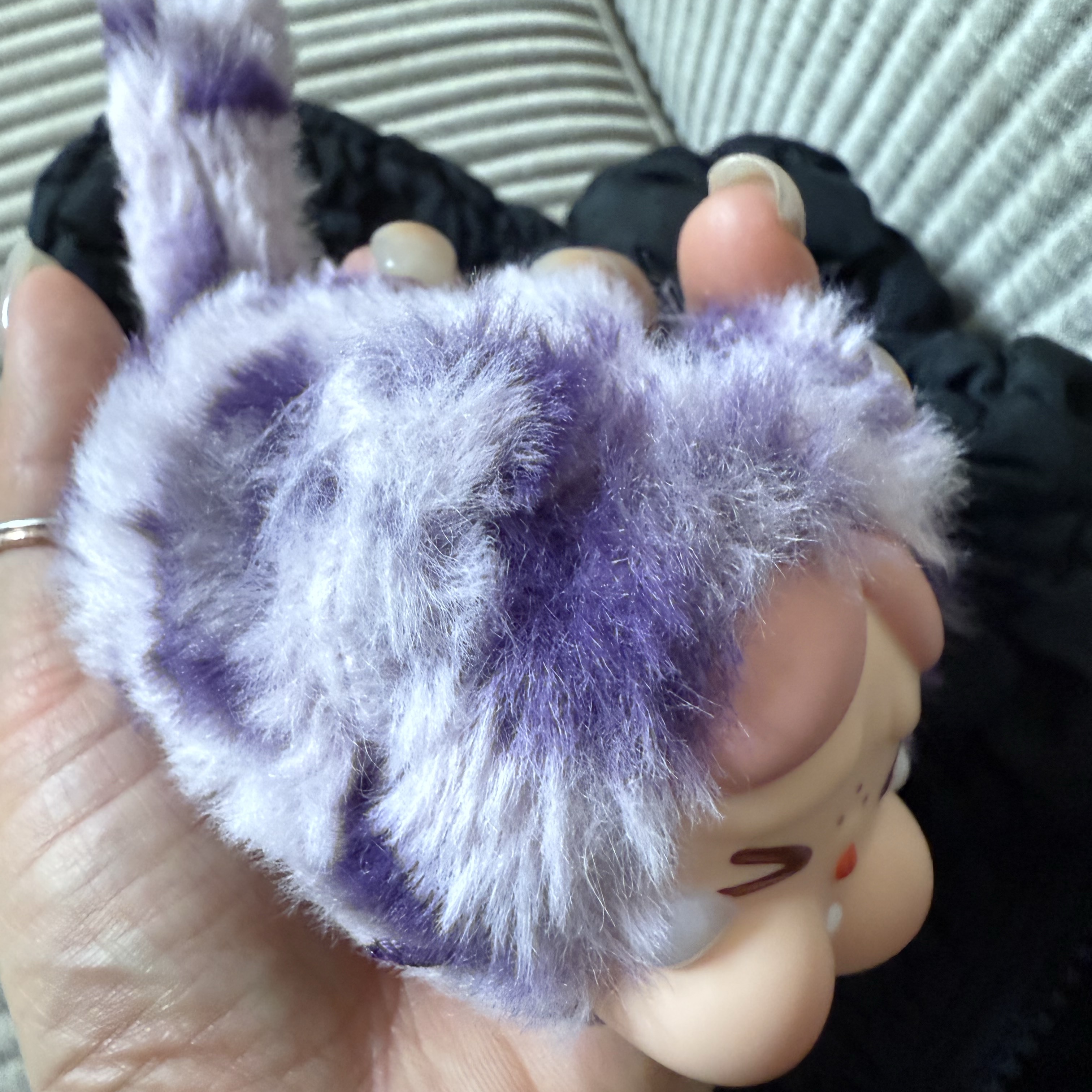 Pop Mart Crybaby Wild But Cutie Series Vinyl Plush Pendant Neon Cutie (Opened Case) 착용 스타일 - 2