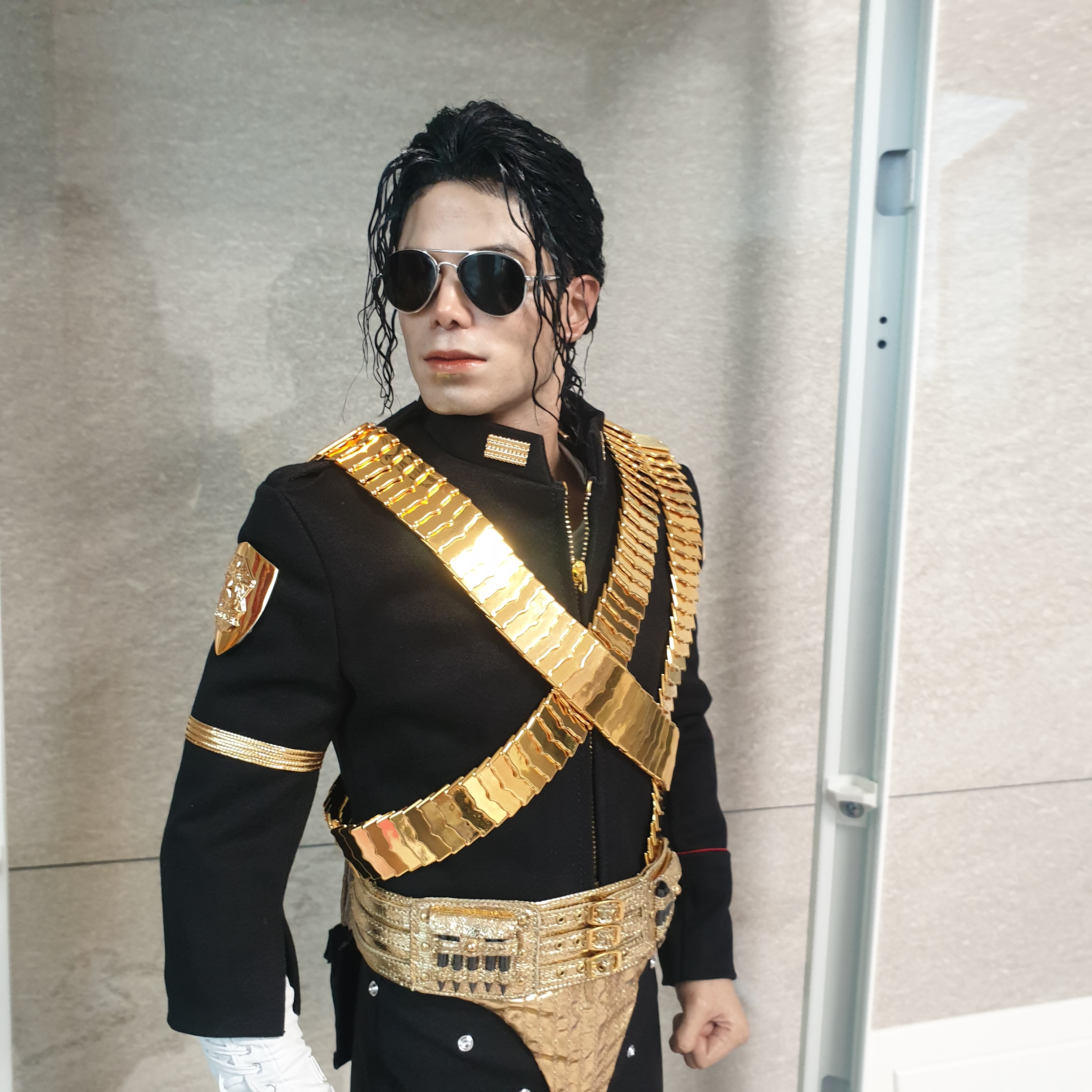Blitzway Black Label Michael Jackson 1:4 Statue 착용 스타일 - 3