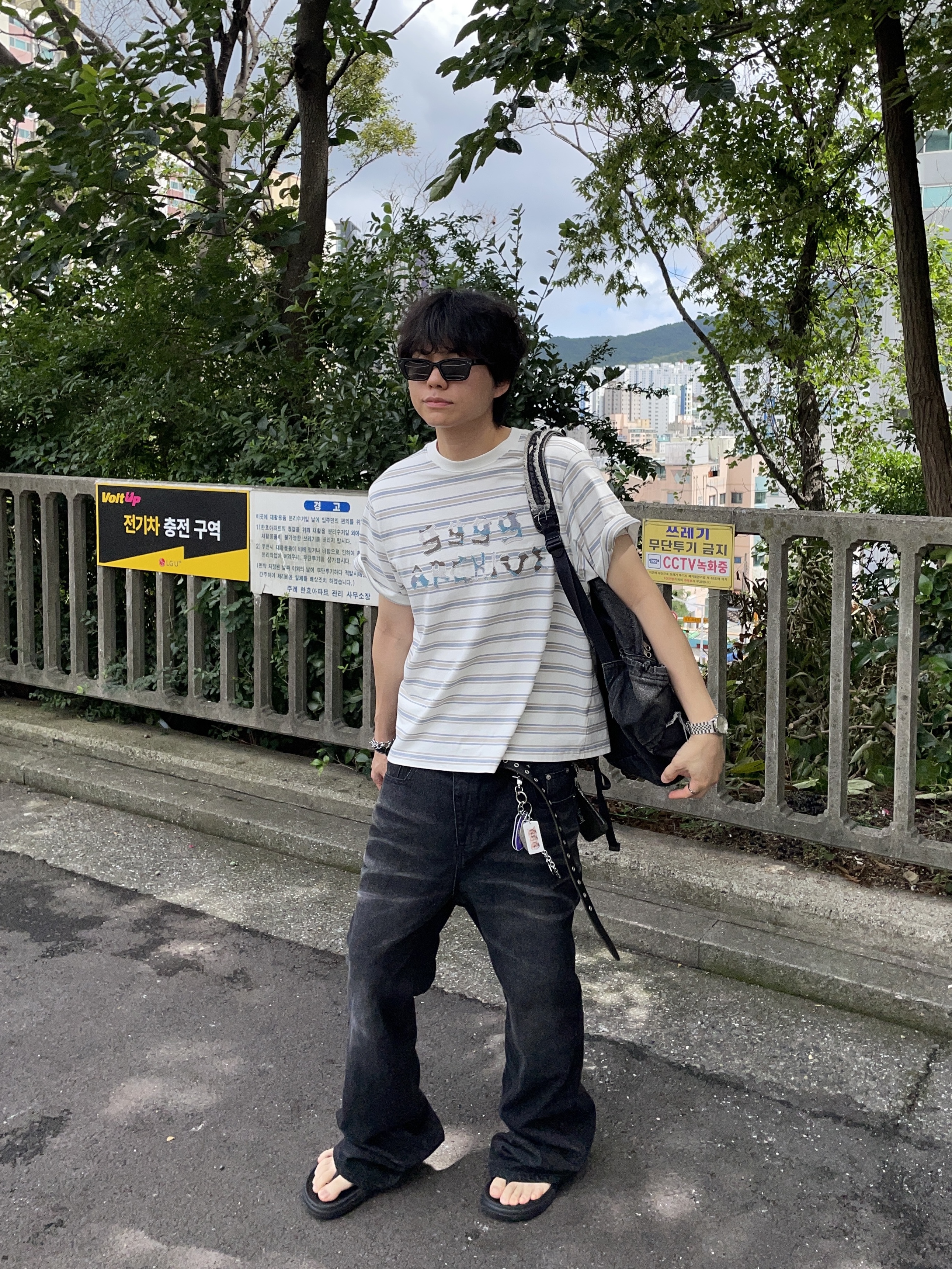Kamien Cross Dart Denim Jean Blue, ALEXII Too Much Keyring Ver.2 착용 스타일 - 1