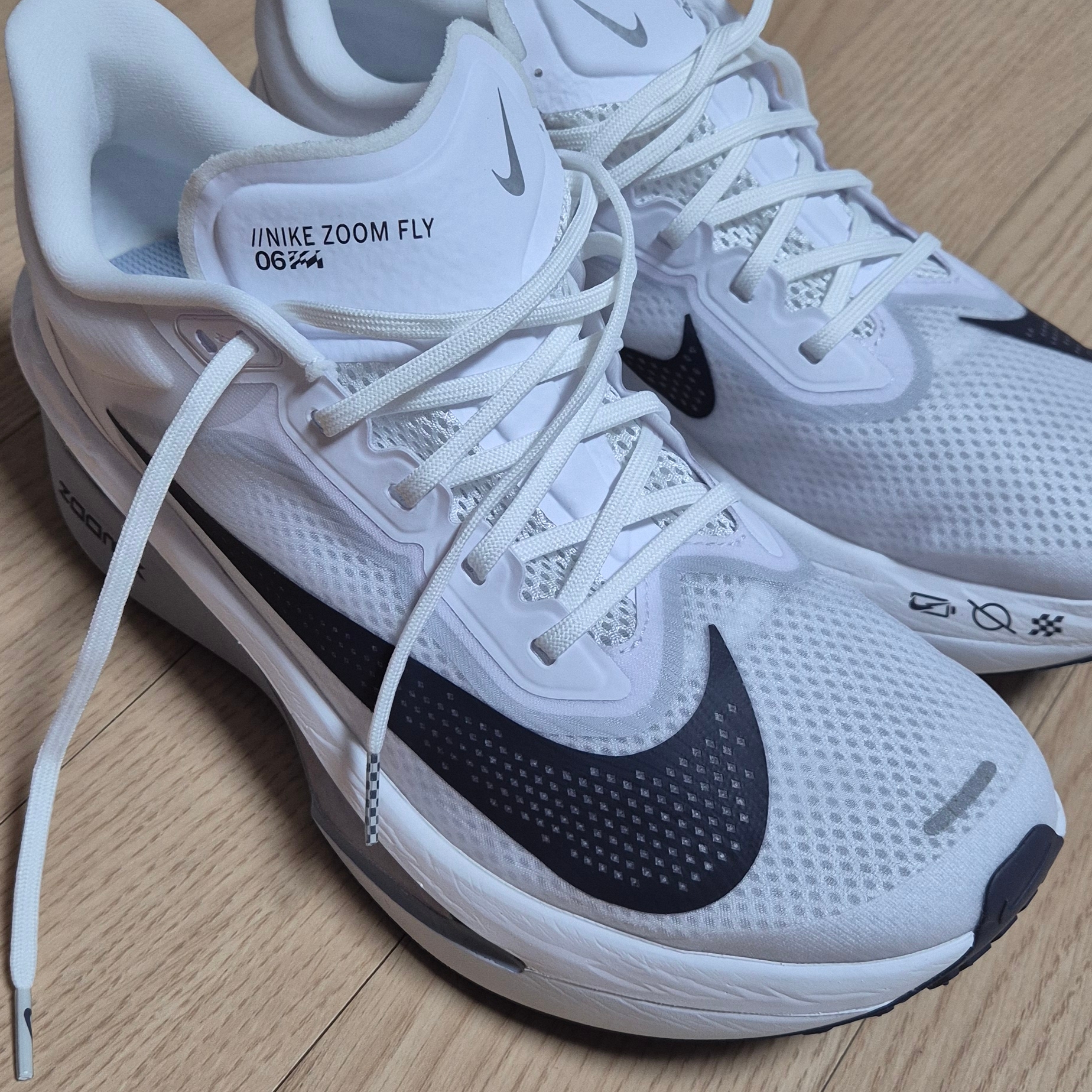 Nike Zoom Fly 6 White Pure Platinum 착용 스타일