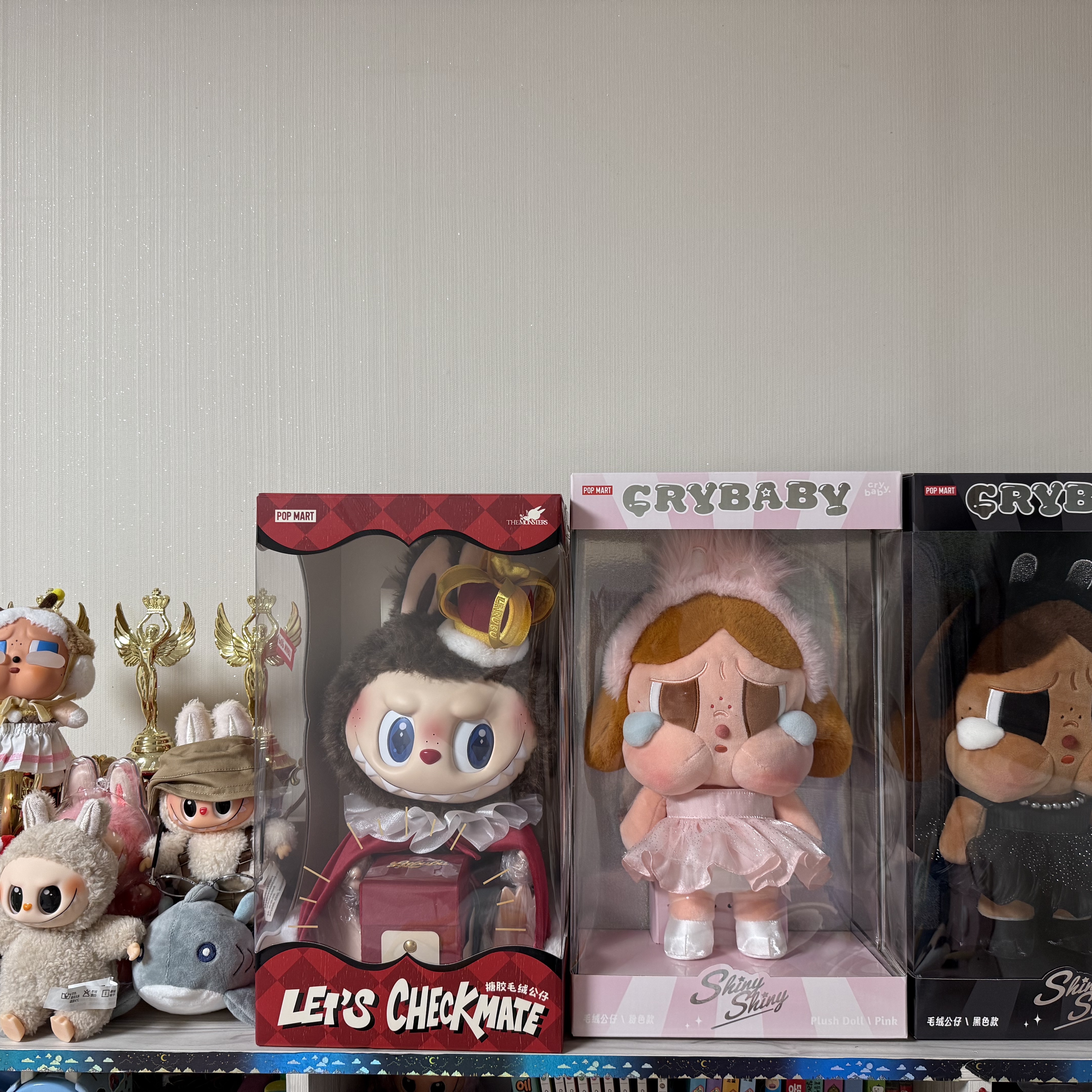 Pop Mart Crybaby Shiny Shiny Series Plush Doll Pink 착용 스타일