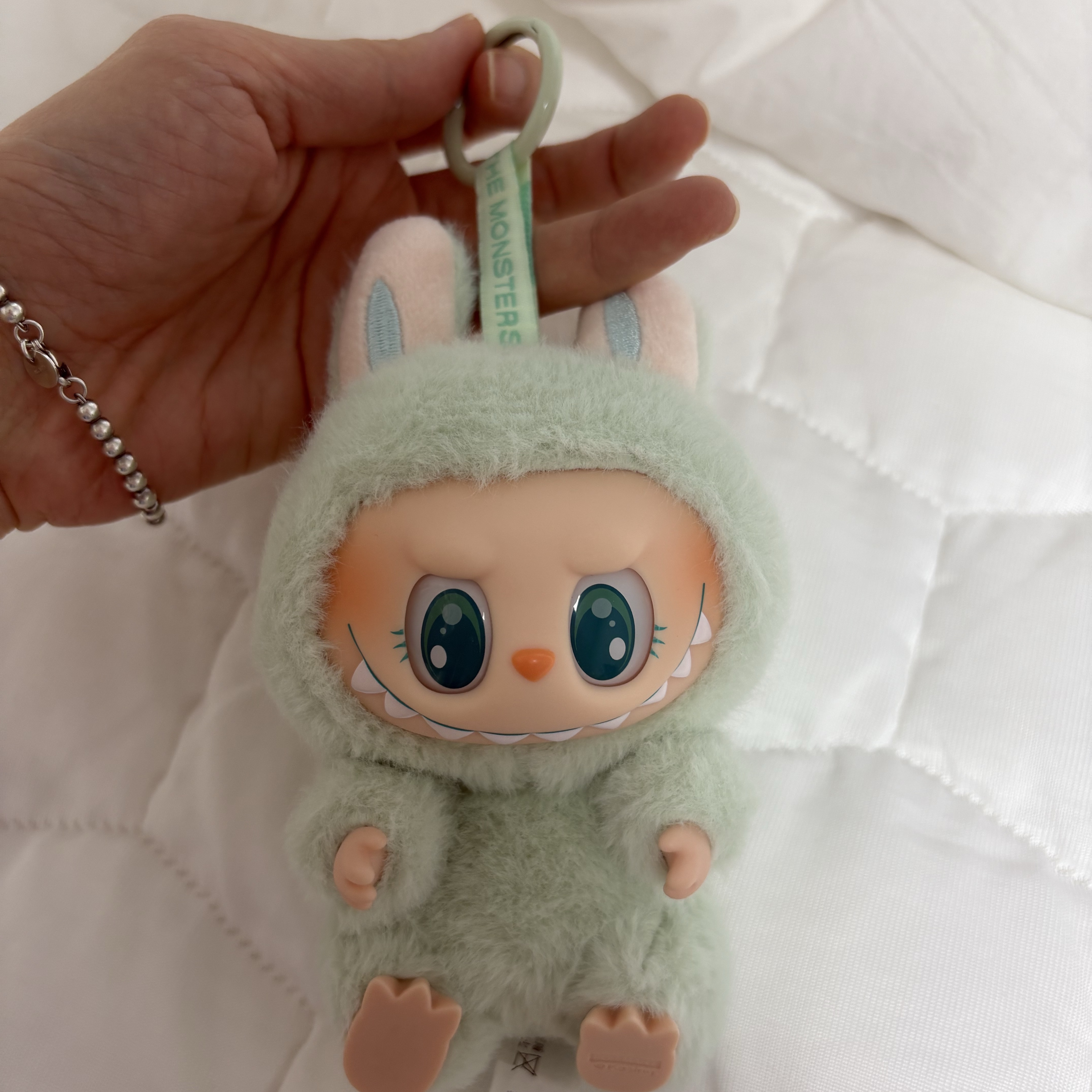 Pop Mart Labubu Let's Play Together Doll Series Ququ Keyring (Opened Case) 착용 스타일