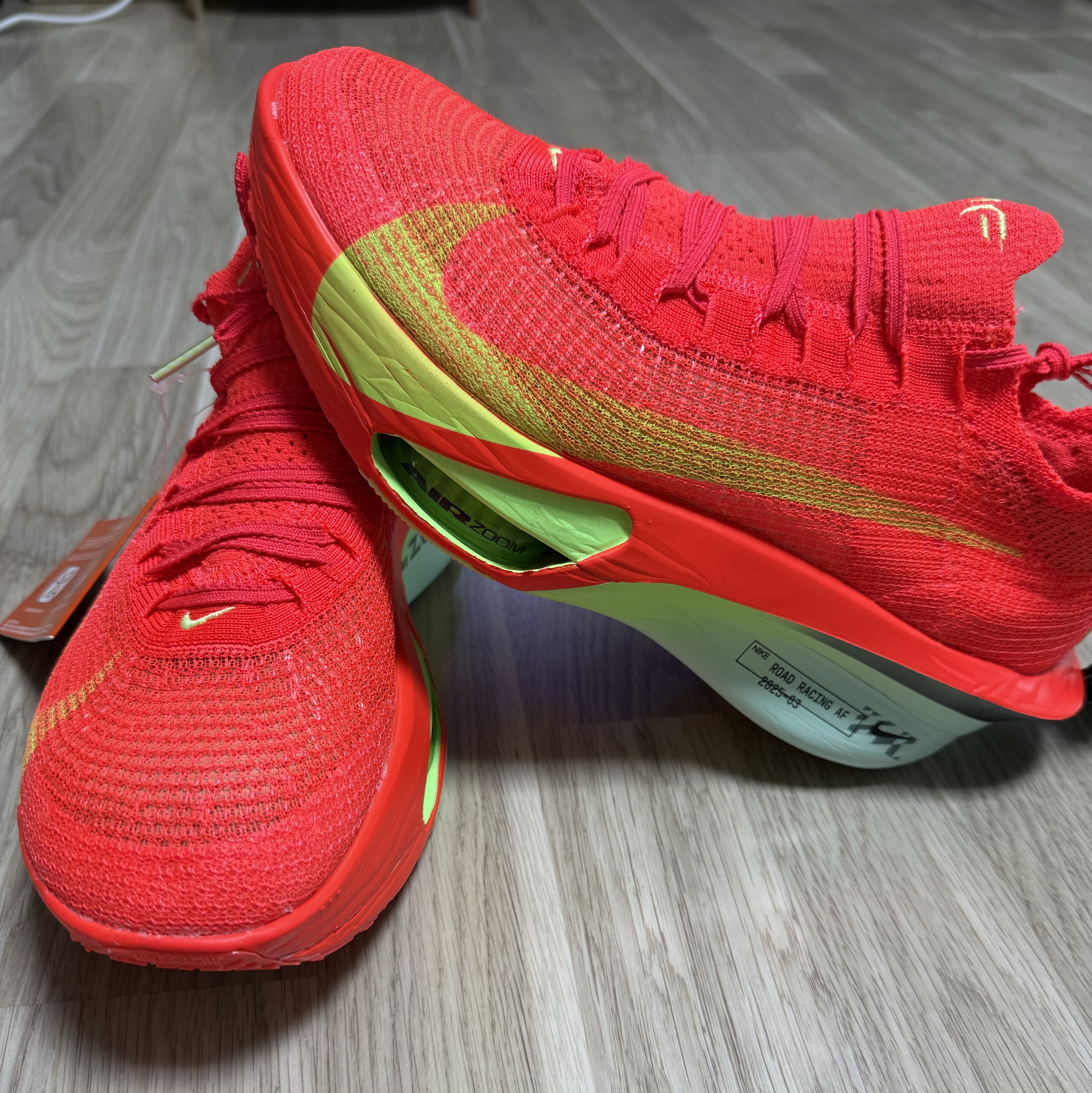 Nike Air Zoom Alphafly Next% 3 Bright Crimson Lime Blast 착용 스타일