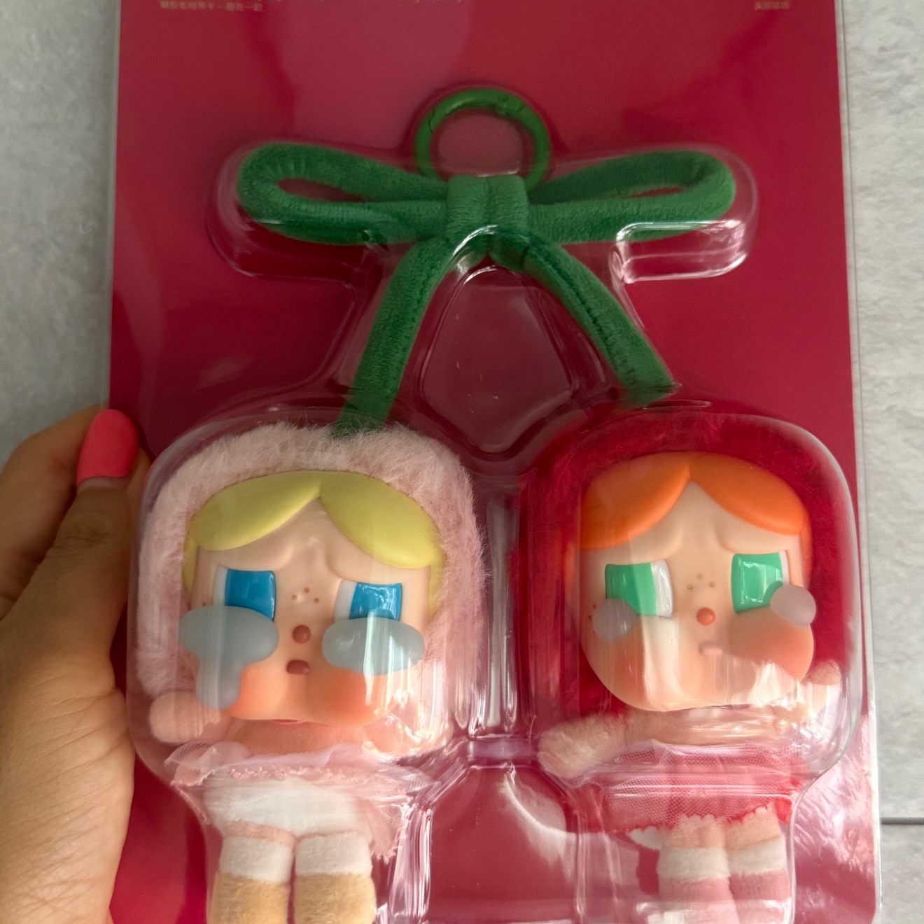 Pop Mart Crybaby Crying For Love Series Vinyl Plush 착용 스타일