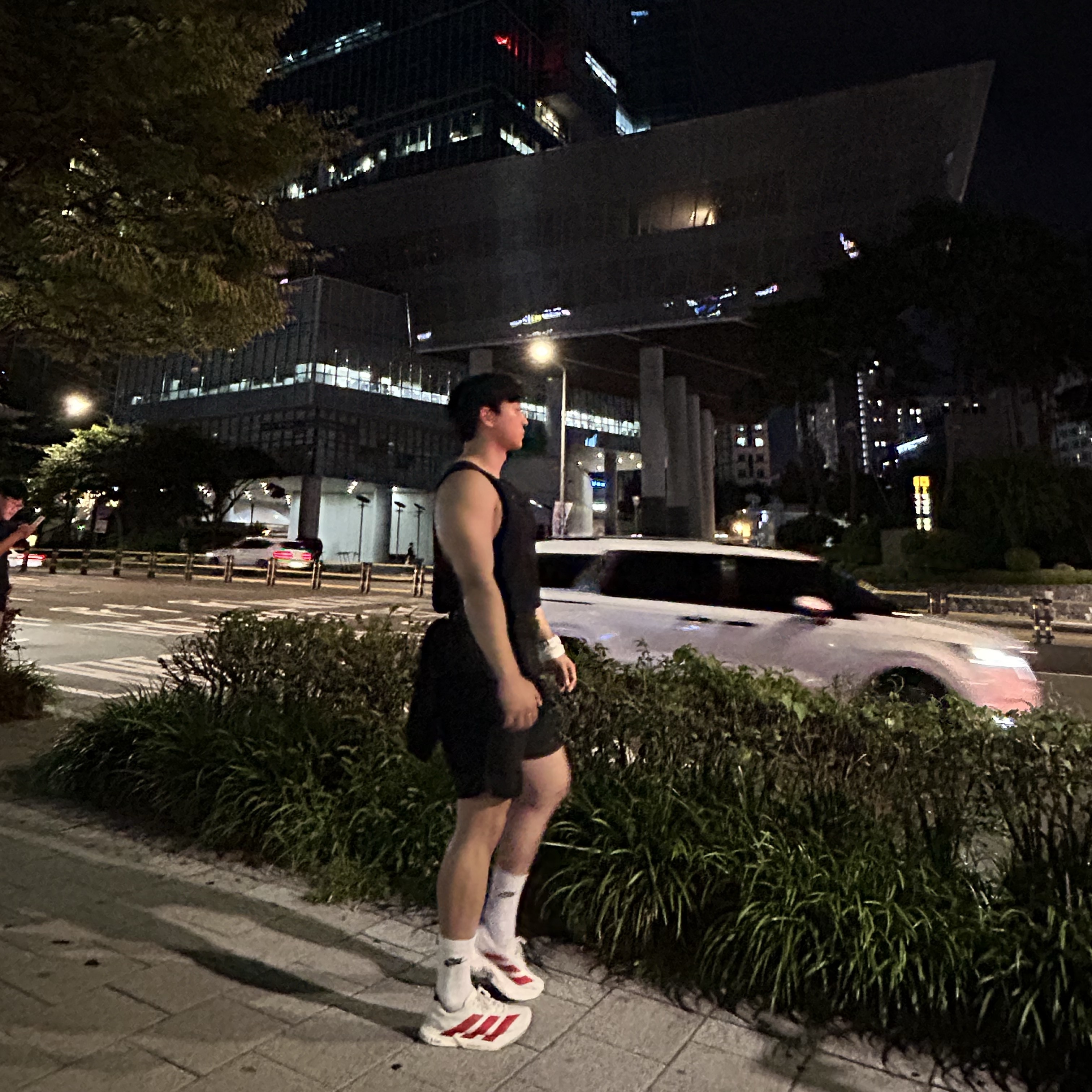 Adidas Adizero Adios Pro 4 Off White Better Scarlet 착용 스타일 - 1