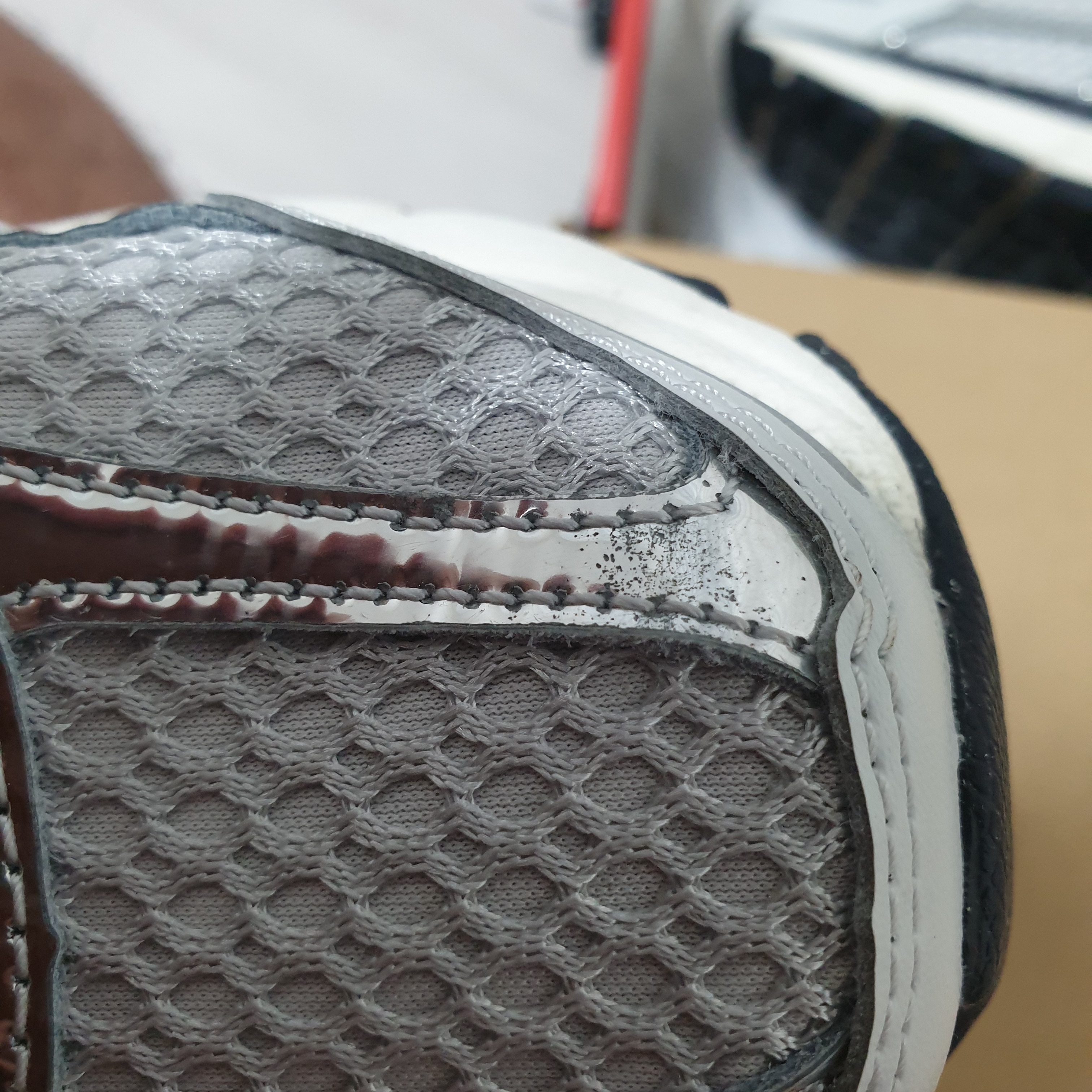 Nike Zoom Vomero 5 Photon Dust Gridiron 착용 스타일 - 4