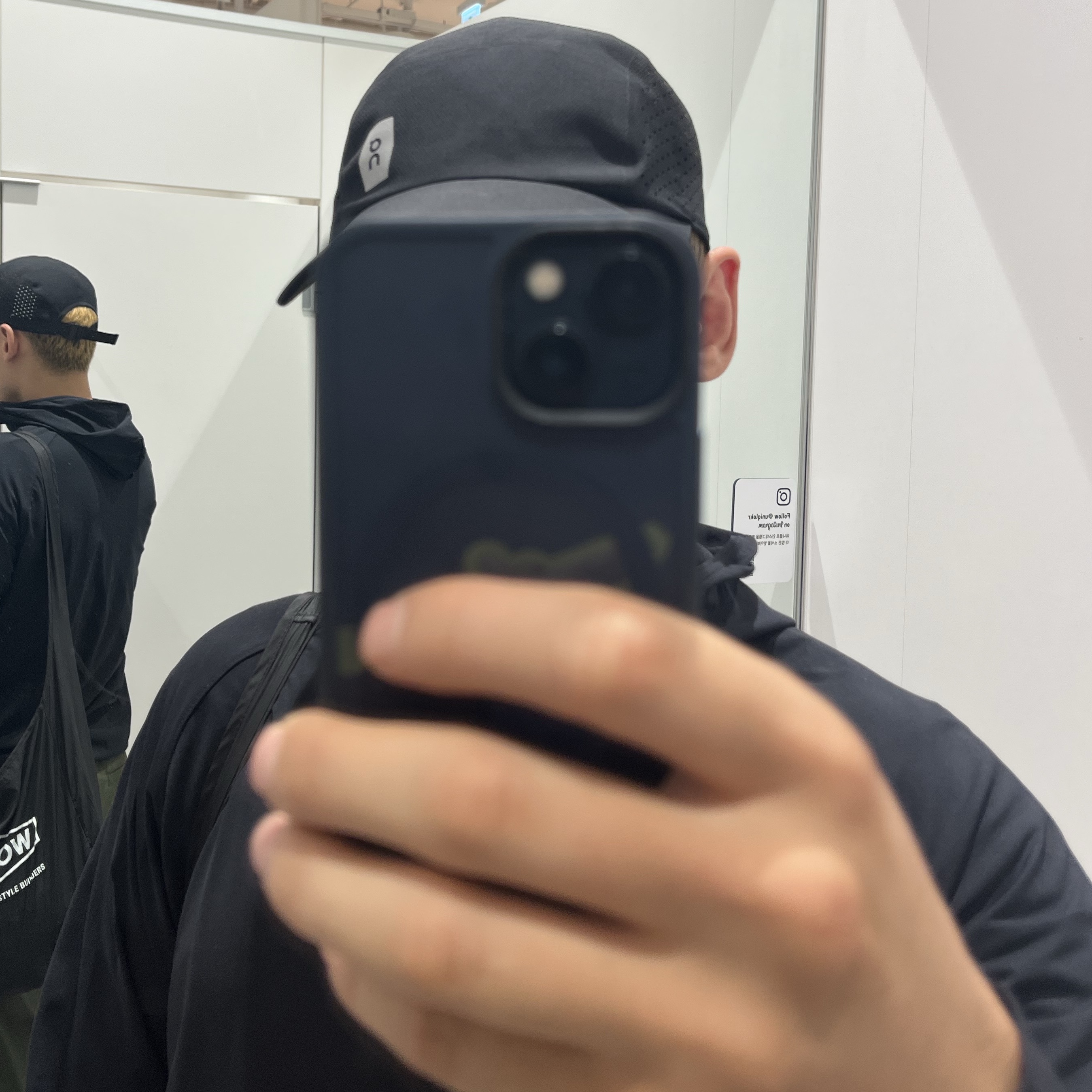 On Running Lightweight Cap Black 착용 스타일