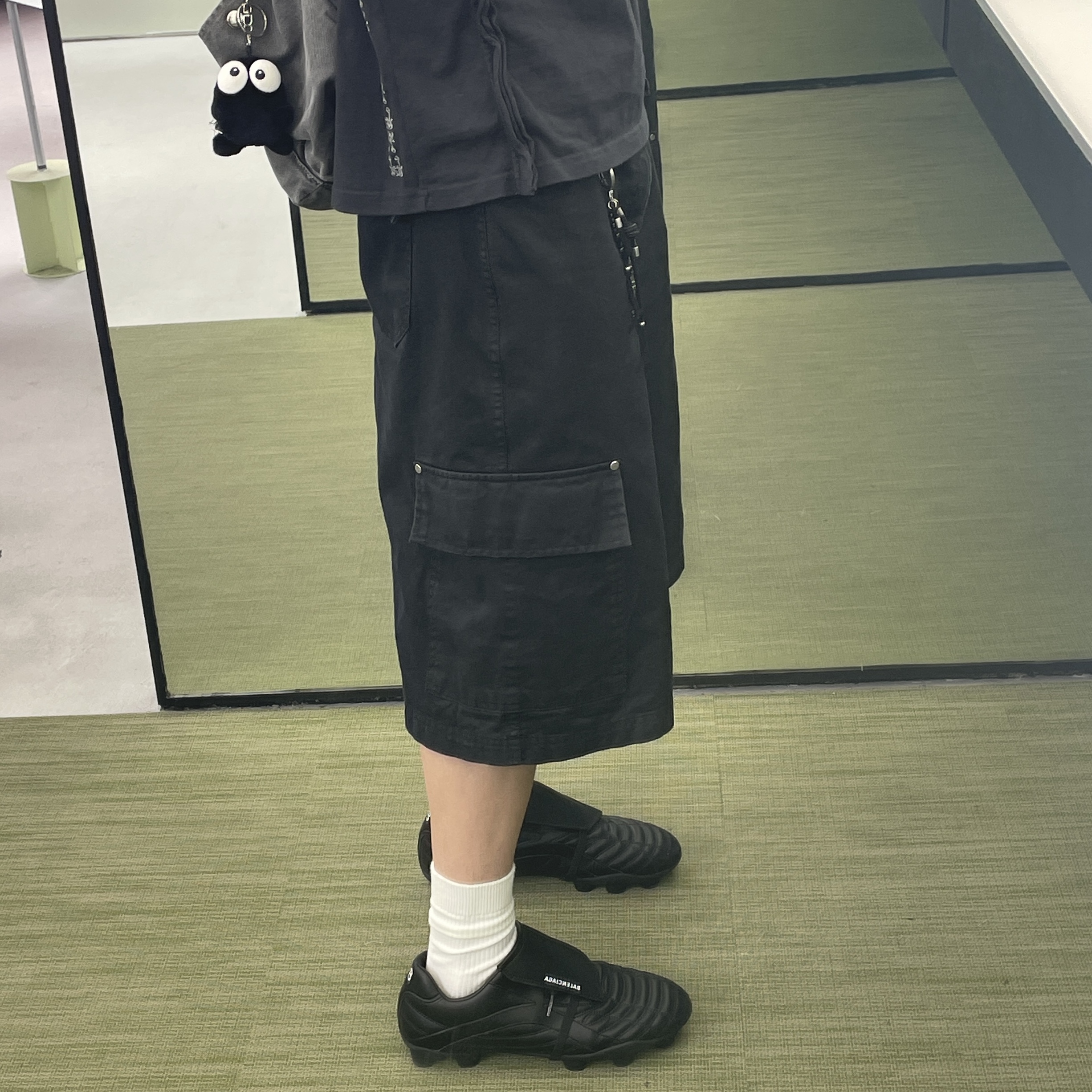 Balenciaga Soccer Sneakers Black 착용 스타일