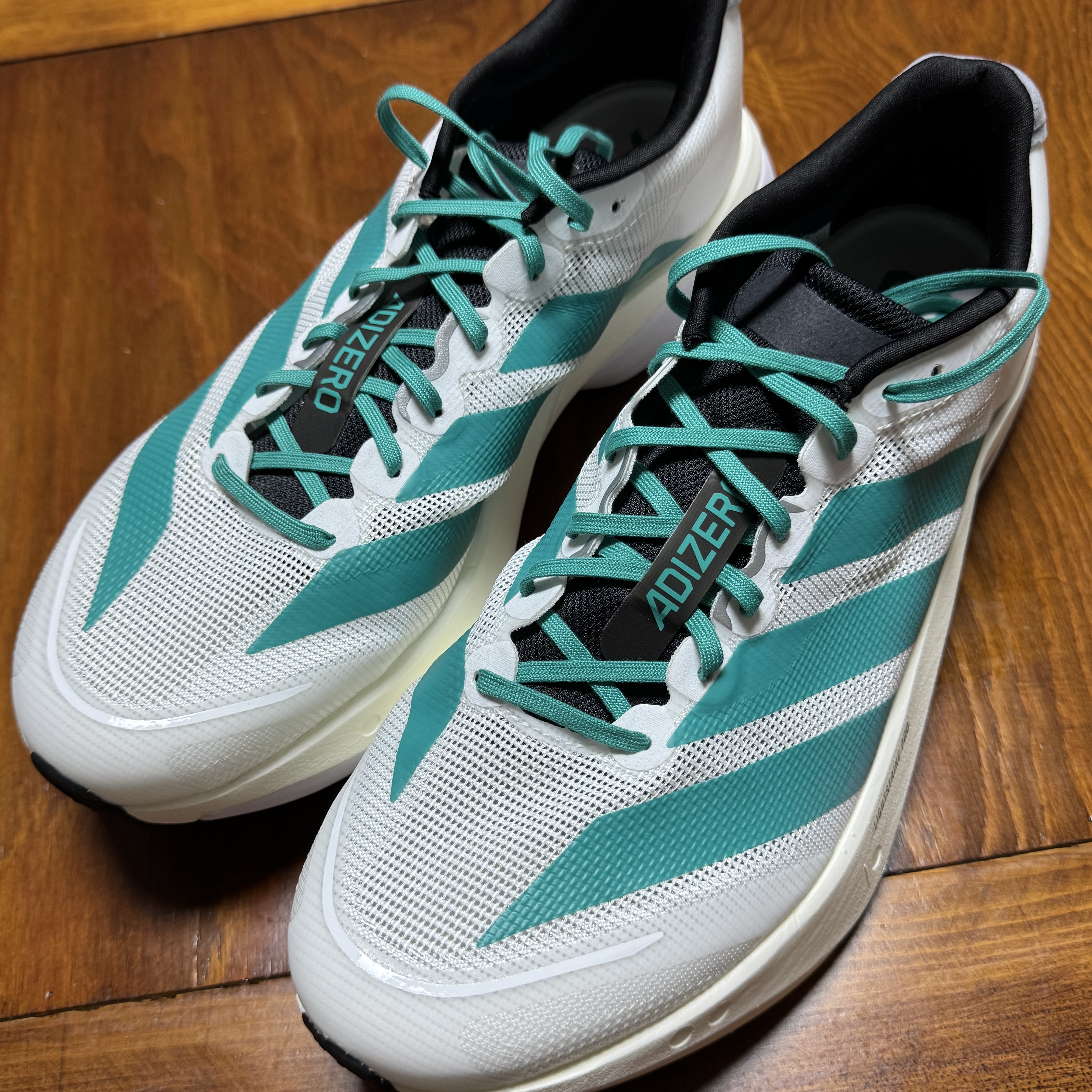 Adidas Adizero Boston 13 Cloud White Pure Teal 착용 스타일 - 2