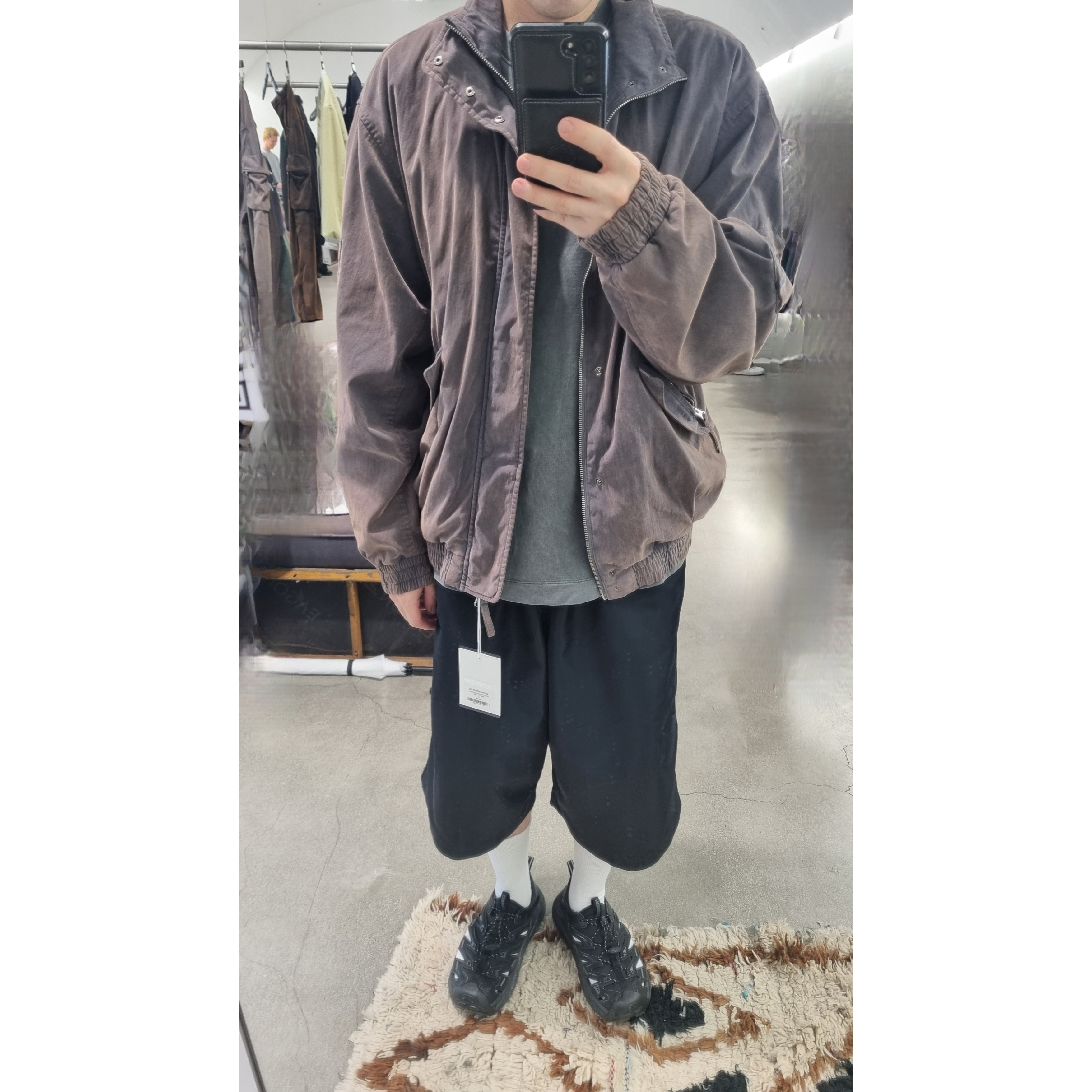 MJD Re-Nylon Wide Carpenter Bermuda Pants Black, MJD Re-Nylon Wide Carpenter Bermuda Pants Black 착용 스타일 - 1