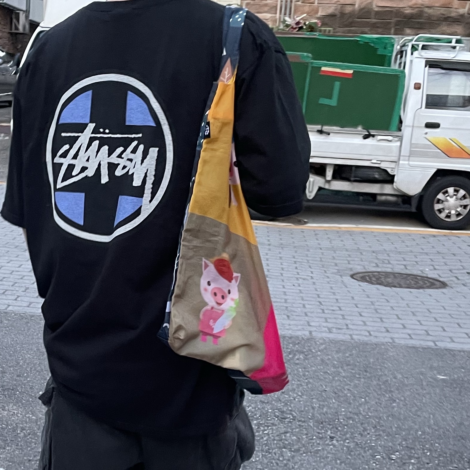 Stussy Cross Dot Pigment Dyed T-Shirts Black 착용 스타일