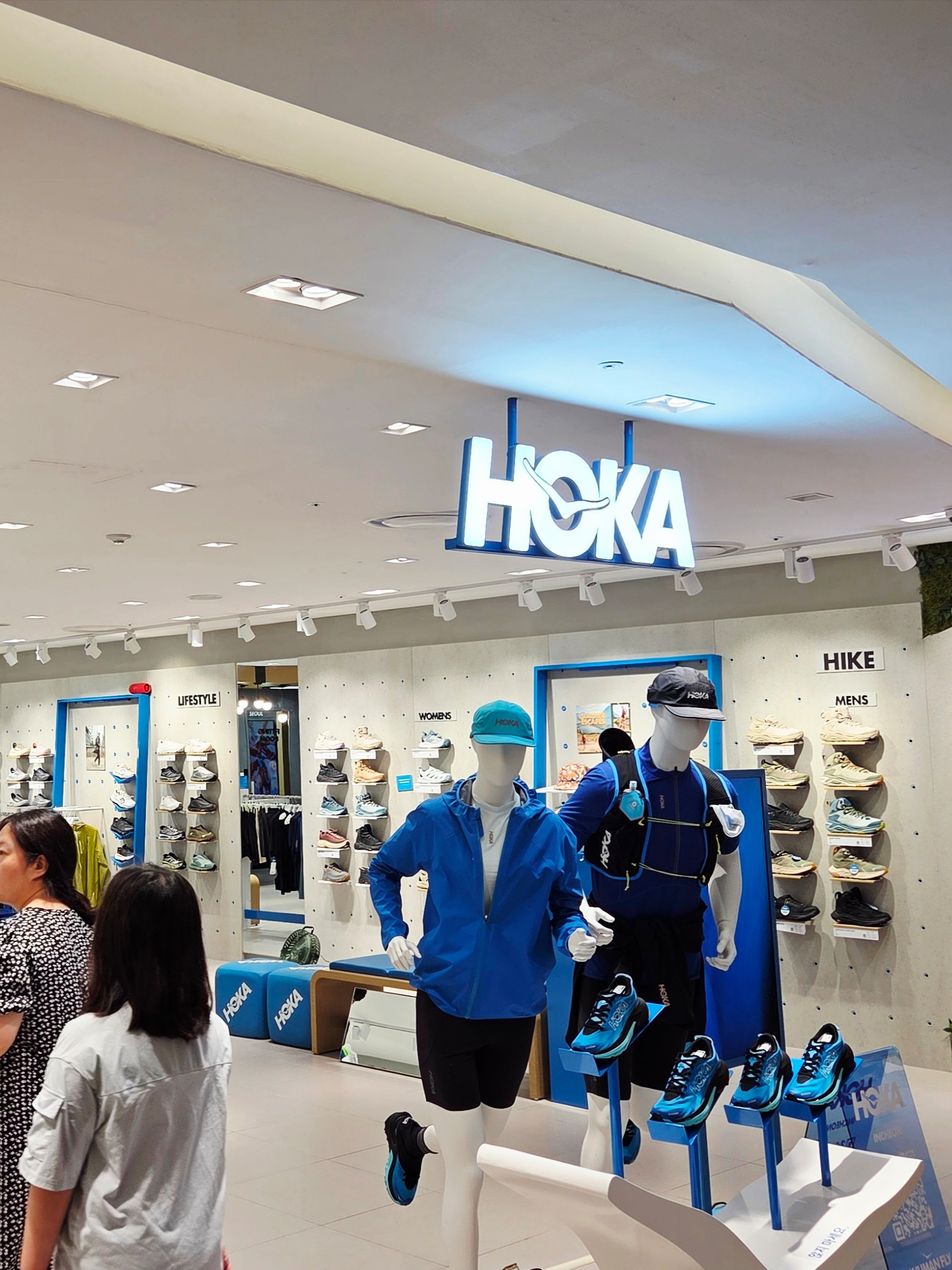 Hoka Hopara 2 Black 착용 스타일 - 2