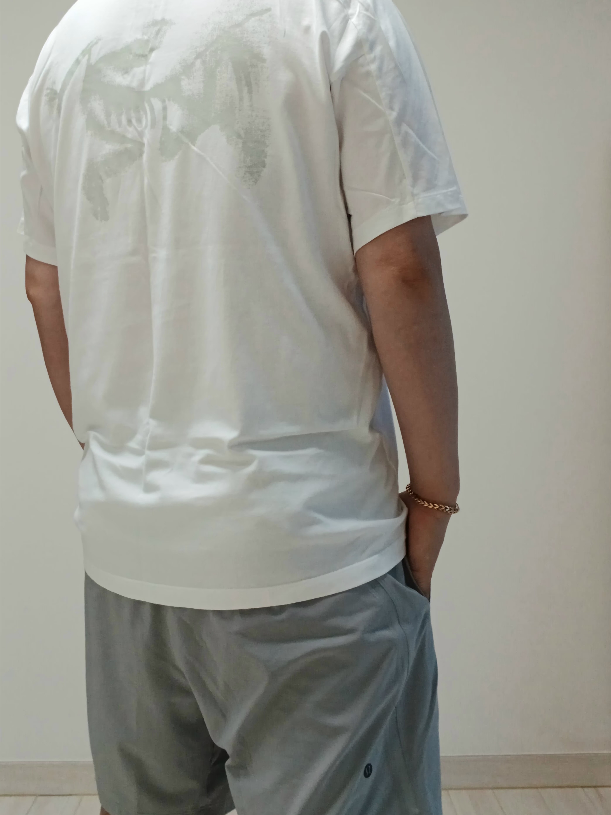 Arc'teryx Kragg SL Cotton Blurred Bird SS T-Shirt White Light Atmos, Hoka Ora Athletic Slide Black White 착용 스타일 - 2