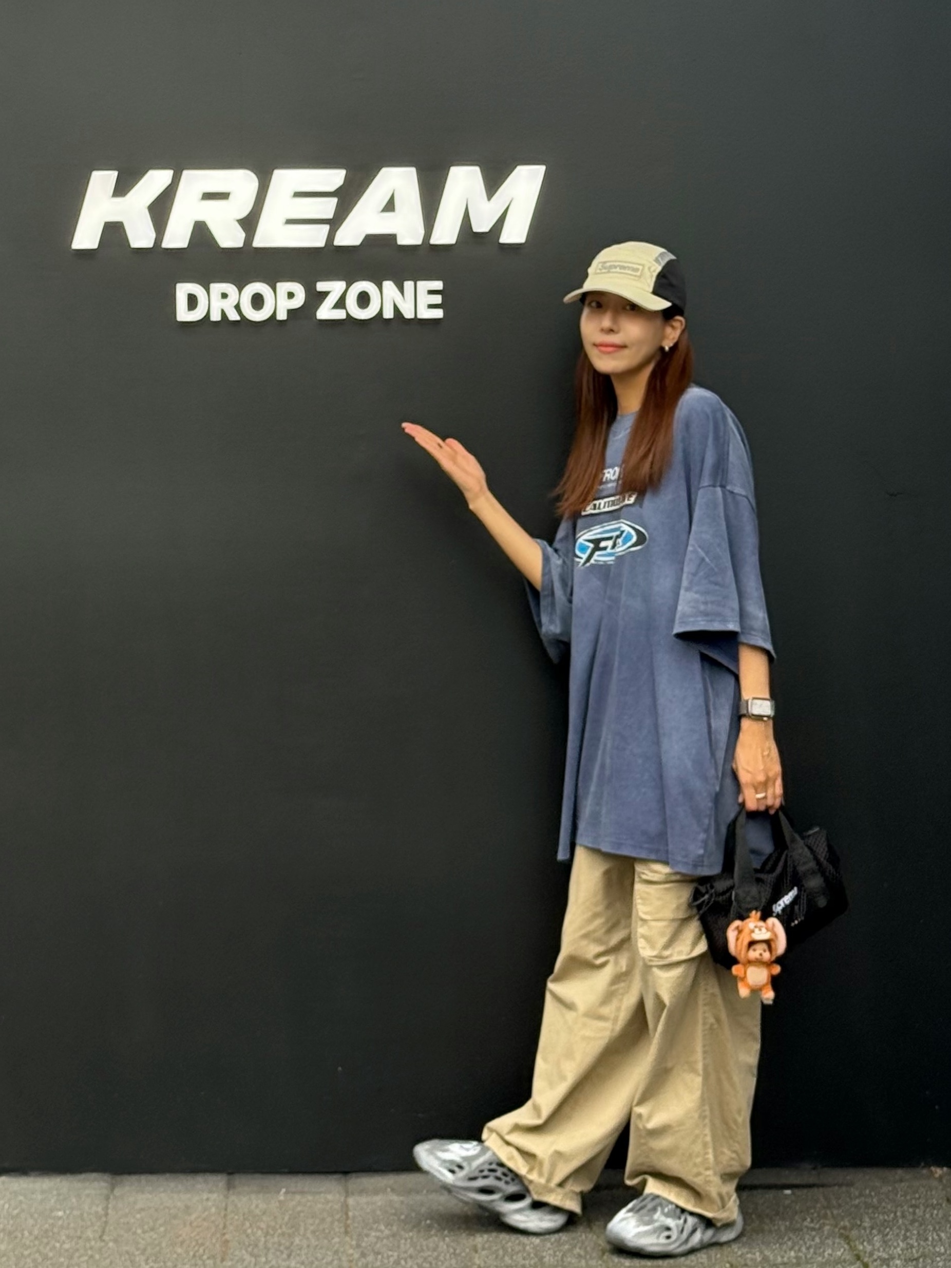 Supreme Side Mesh Camp Cap Cream - 25SS, Farfromwhat Far Washed Logo T-Shirts Navy 착용 스타일 - 3