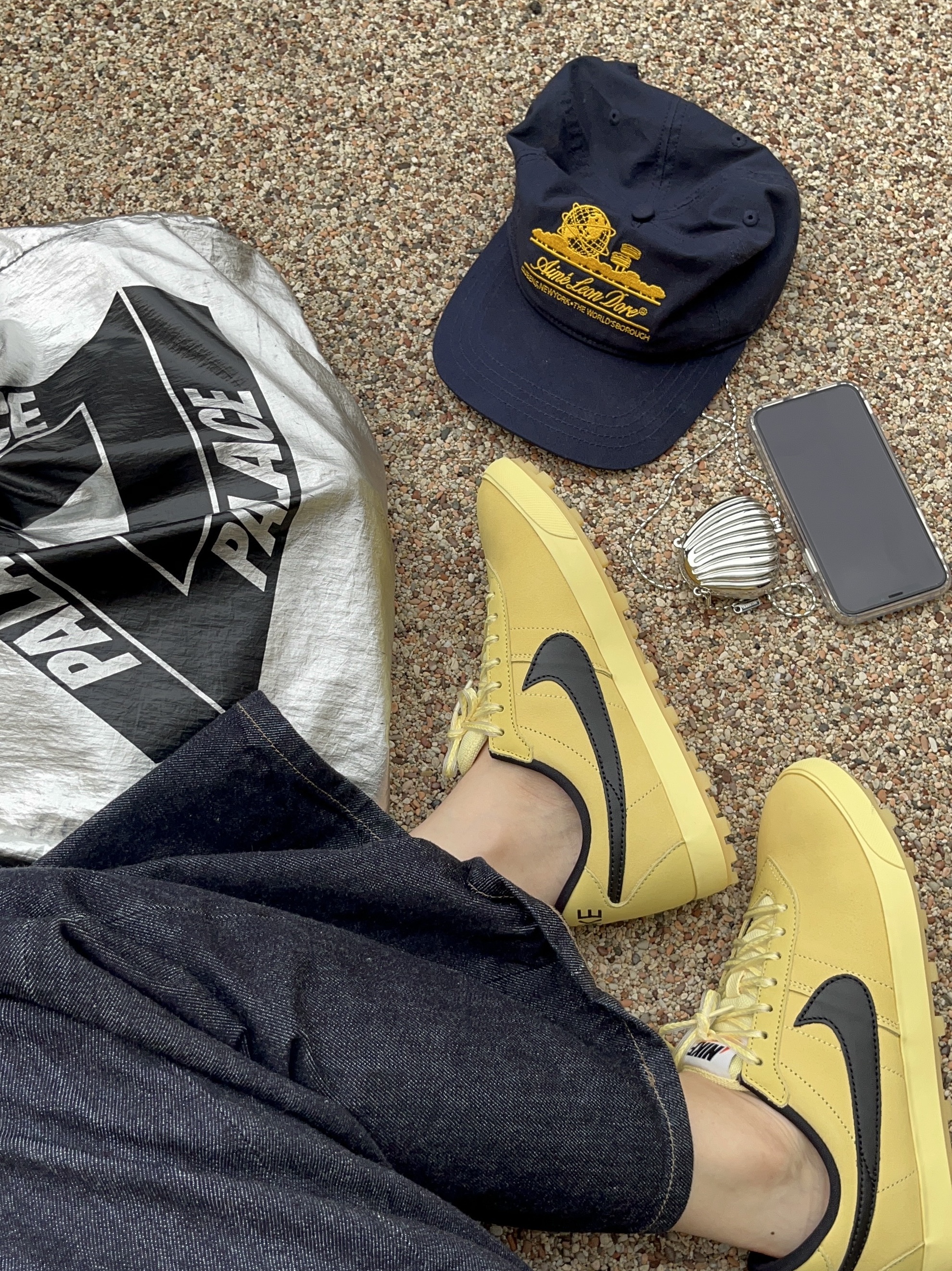 Nike Astrograbber Soft Yellow and Black, Aime Leon Dore Unisphere Evening Blue 착용 스타일 - 3