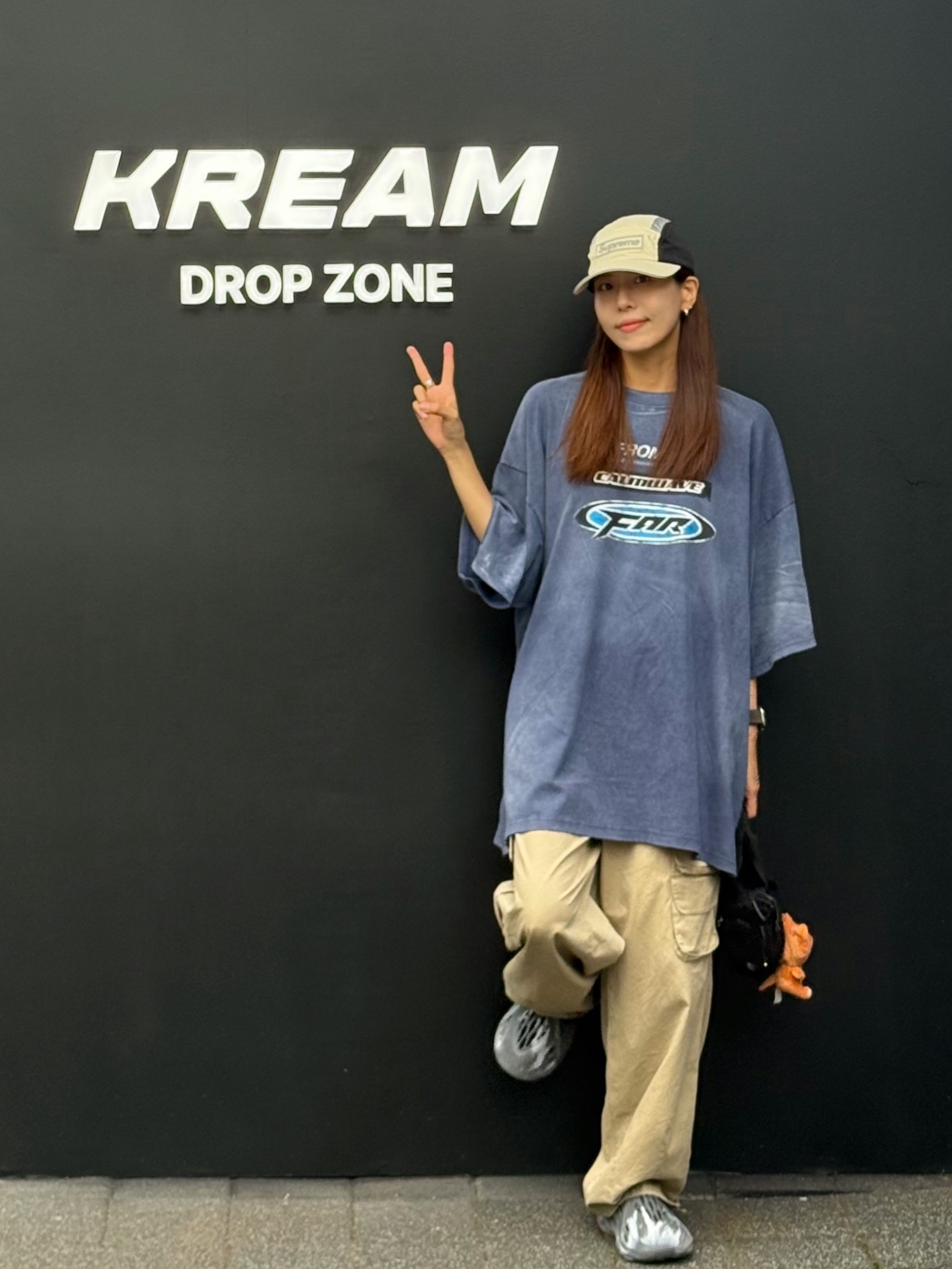 Supreme Side Mesh Camp Cap Cream - 25SS, Farfromwhat Far Washed Logo T-Shirts Navy 착용 스타일 - 1