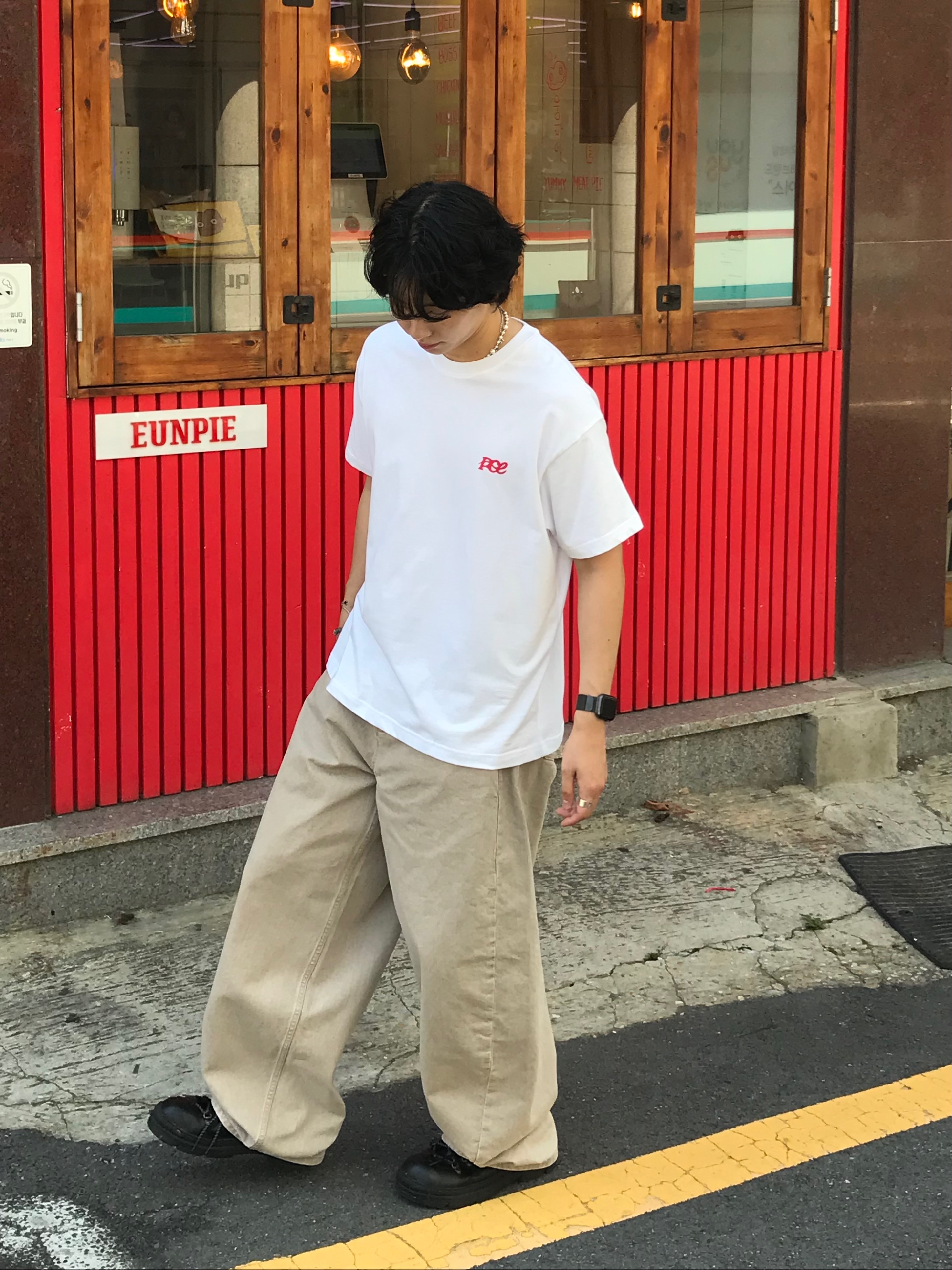 noun Wide Curved Denim Pants Sand Beige 착용 스타일 - 1