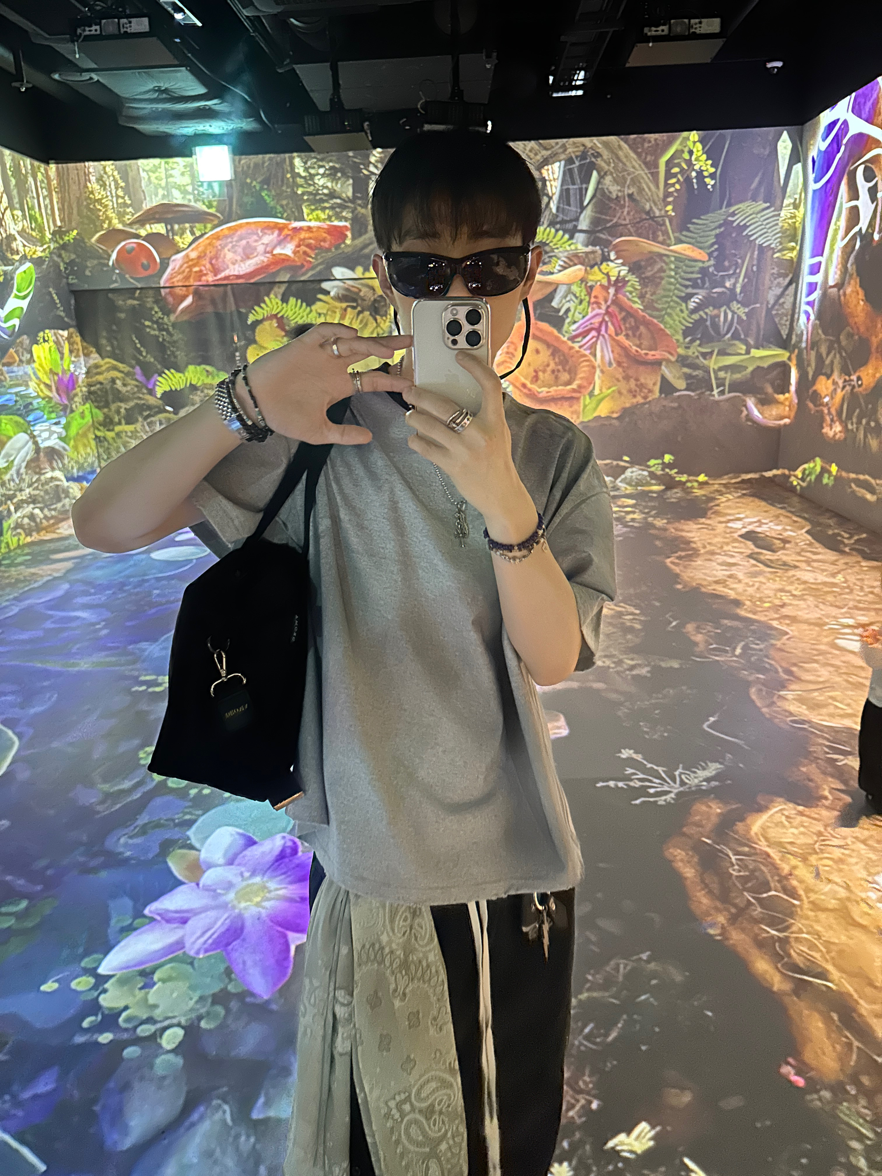 Balenciaga Defender Sneakers Black 착용 스타일 - 2
