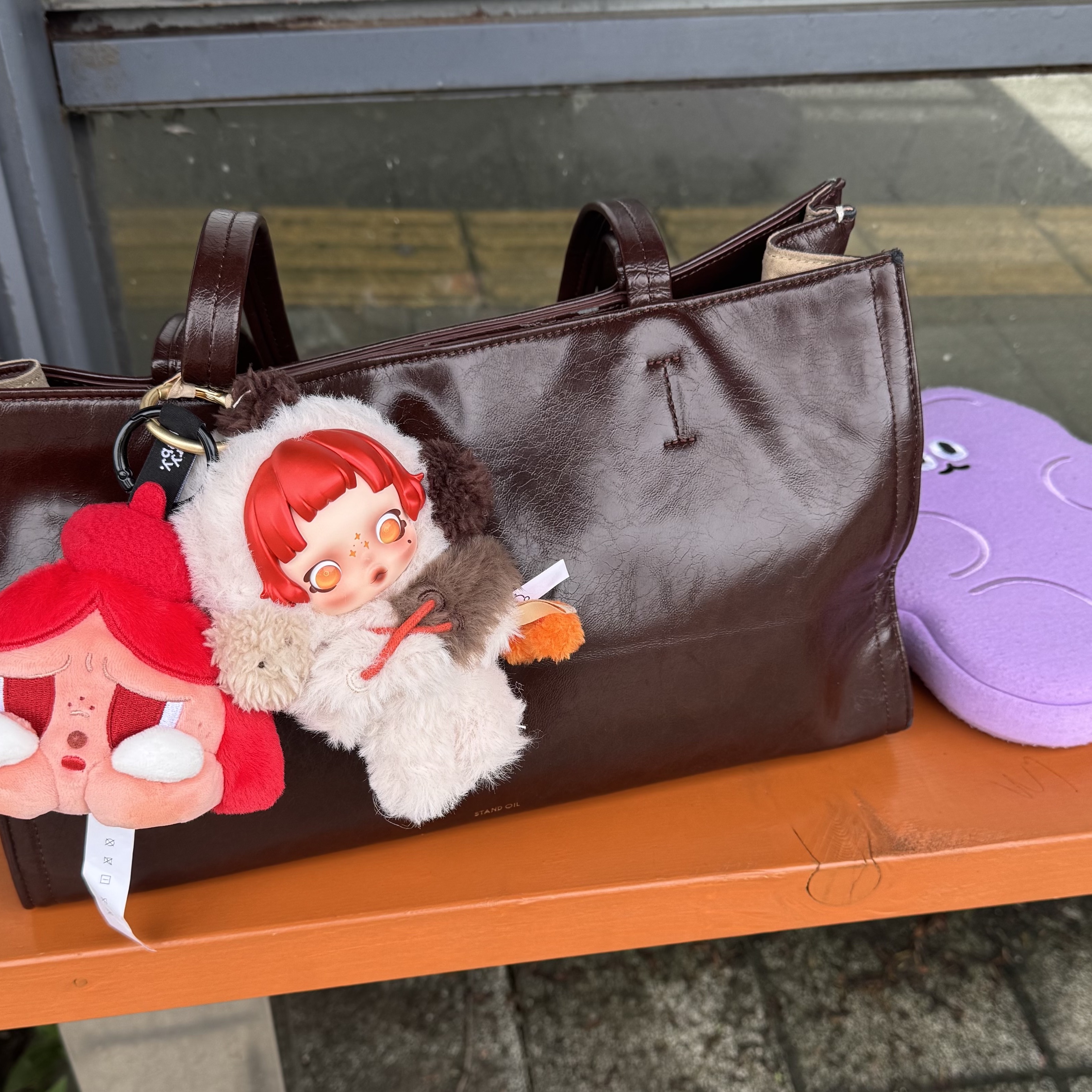Pop Mart Skullpanda Winter Symphony Series Keyring Ode to Cocoa (Opened Case), Pop Mart Crybaby Cheer Up, Baby! Series Plush Pendant Red (Opened Case) 착용 스타일