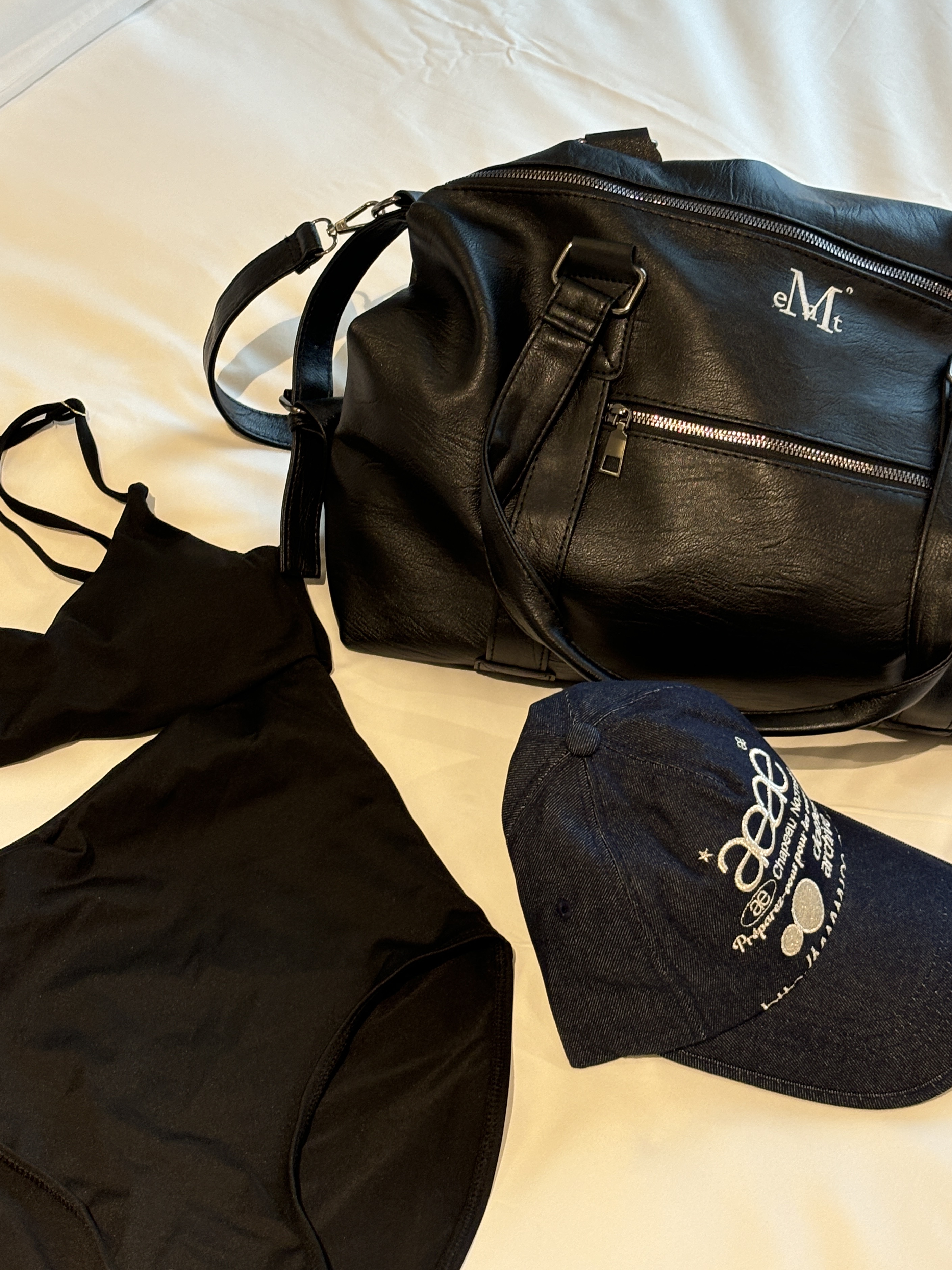 MUCENT Back Detail Signature Sleeveless Black, AEAE Web Logo Denim 5 Pannel Cap Mid Blue 착용 스타일 - 3