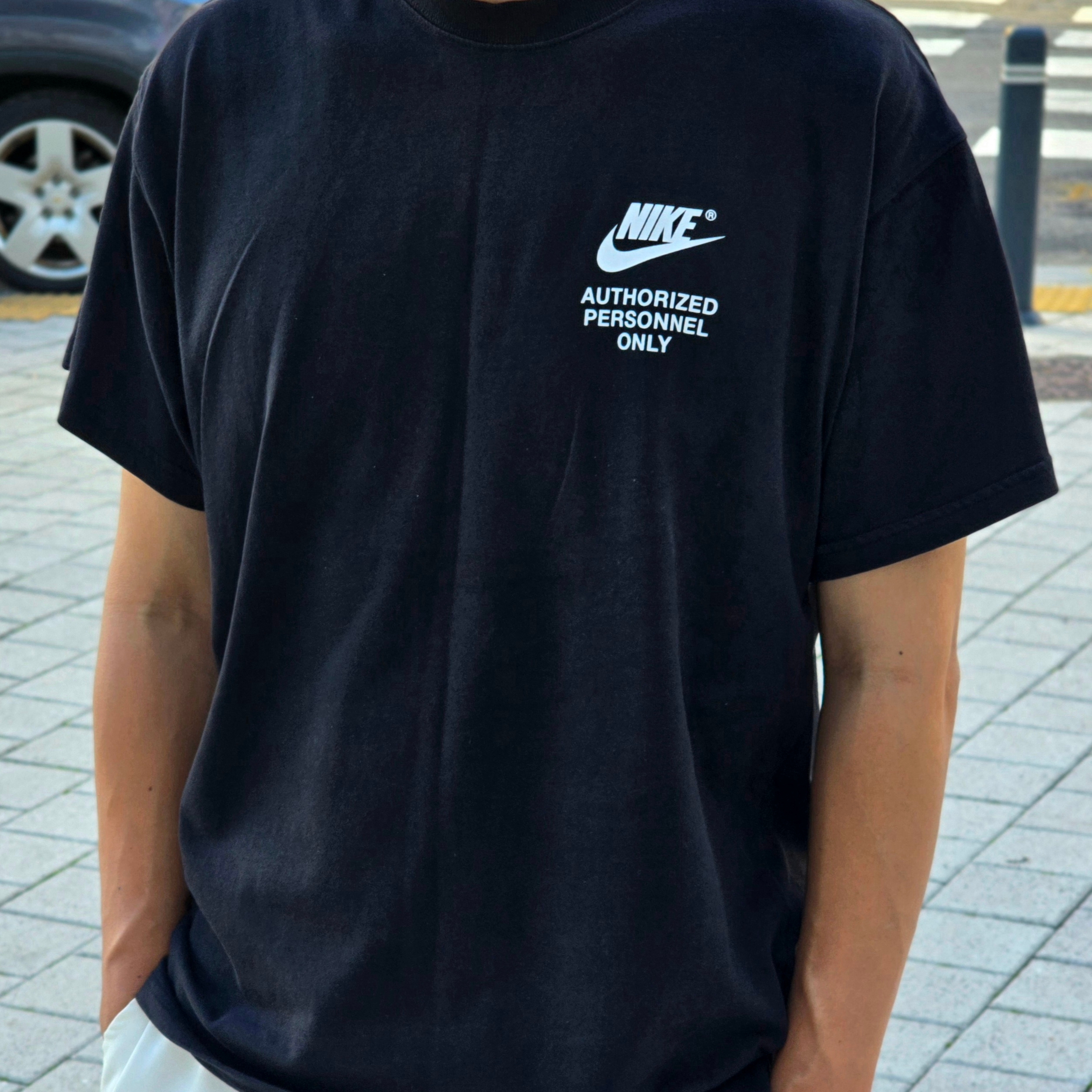 Nike NSW Authorized Personnel T-Shirt Black - Asia, Nike NSW Authorized Personnel T-Shirt Black - US/EU 착용 스타일 - 1