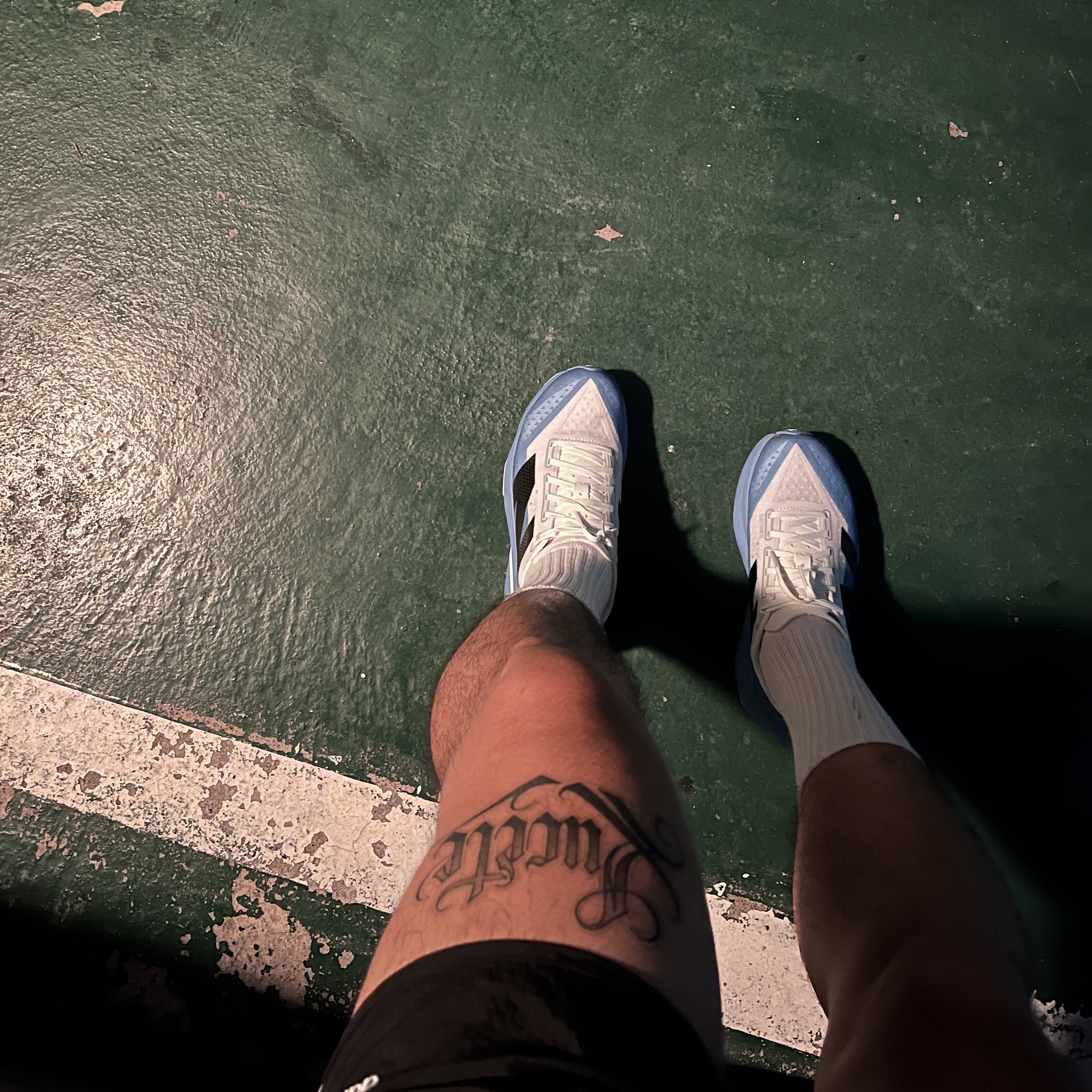 New Balance FuelCell Rebel v4 Blue Laguna Reflection - 2E Wide 착용 스타일