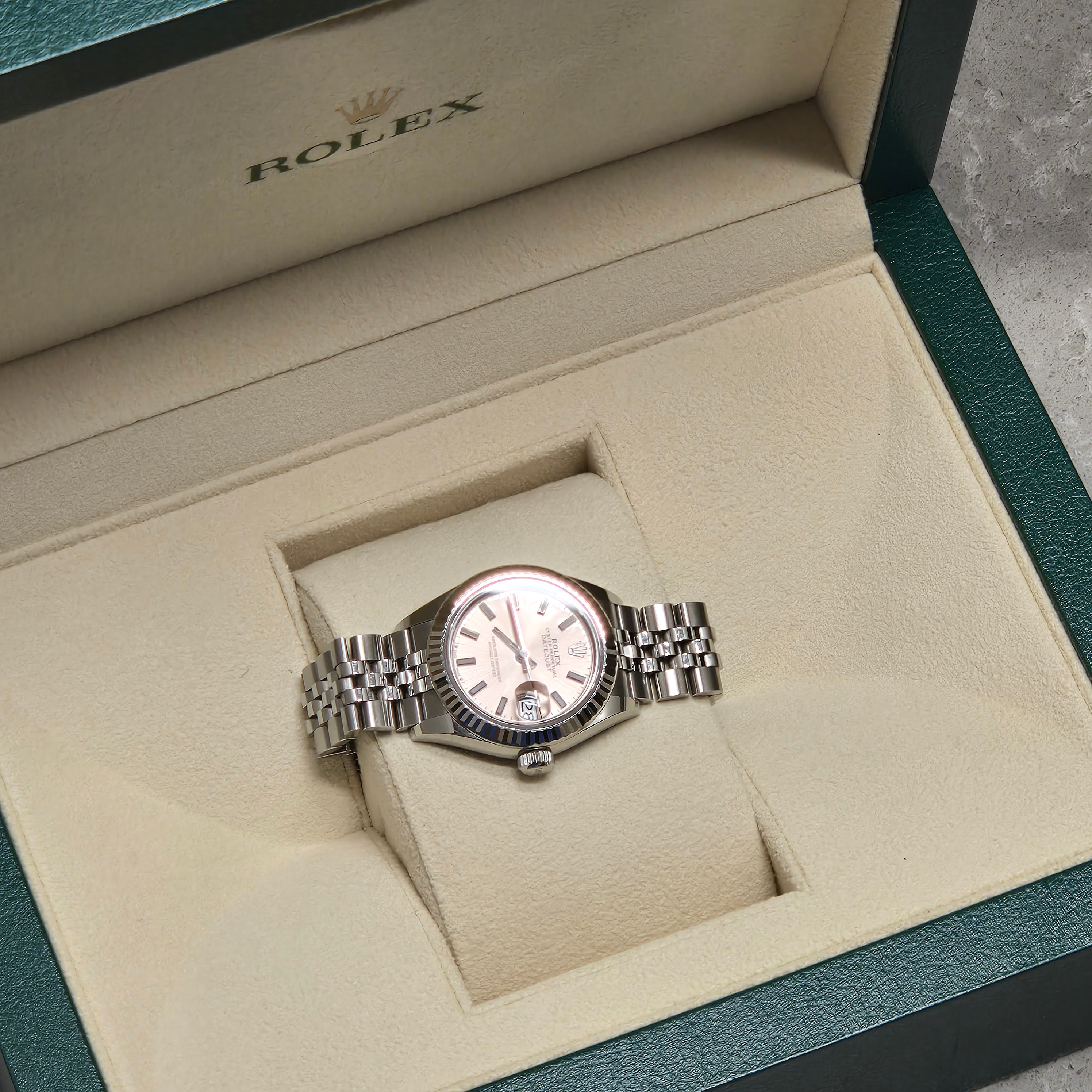 Rolex Lady-Datejust 28mm 279174 Pink Jubilee 착용 스타일