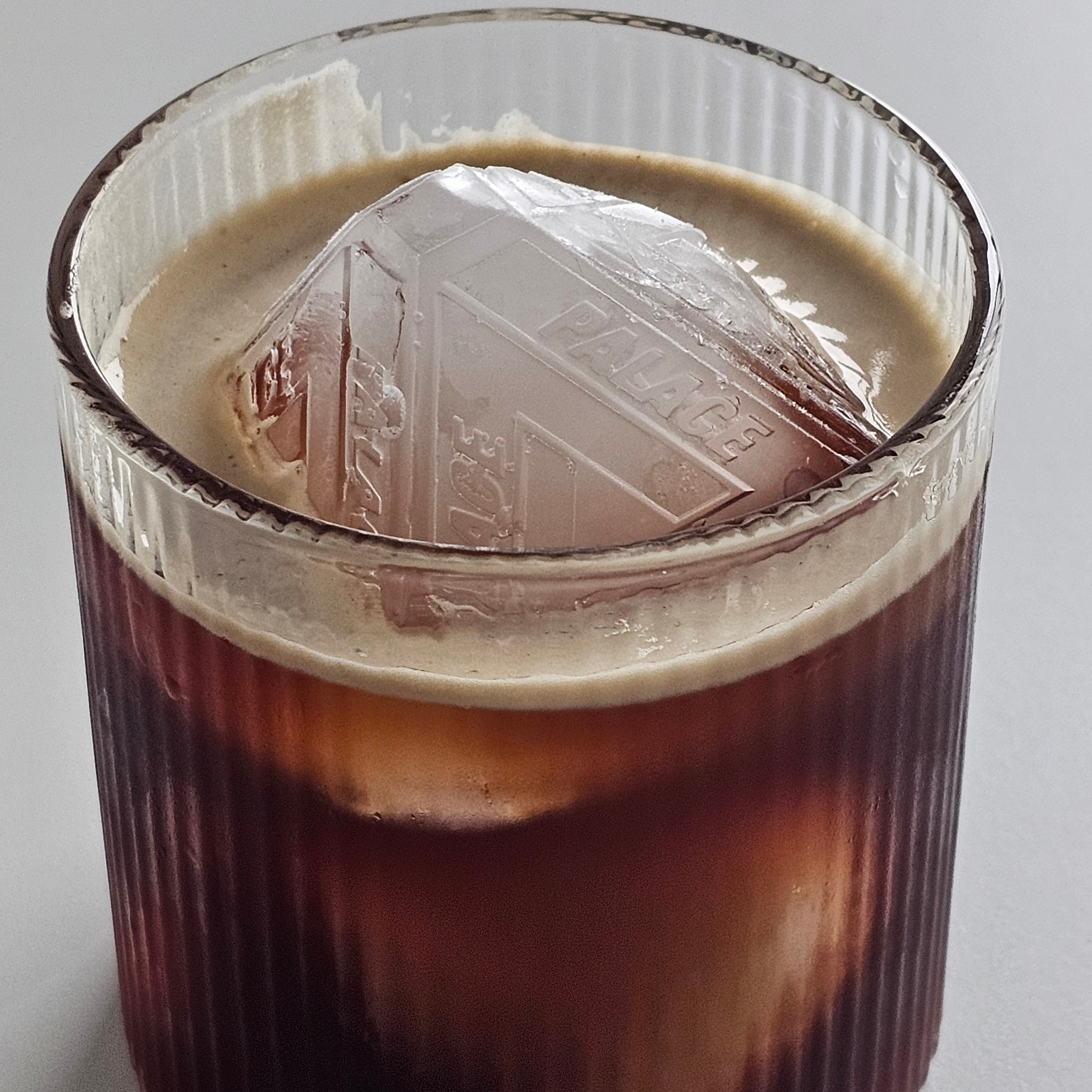 팔라스 트라이 패치 아이스 큐브 트레이 퍼플 - 25FW | Palace | KREAM