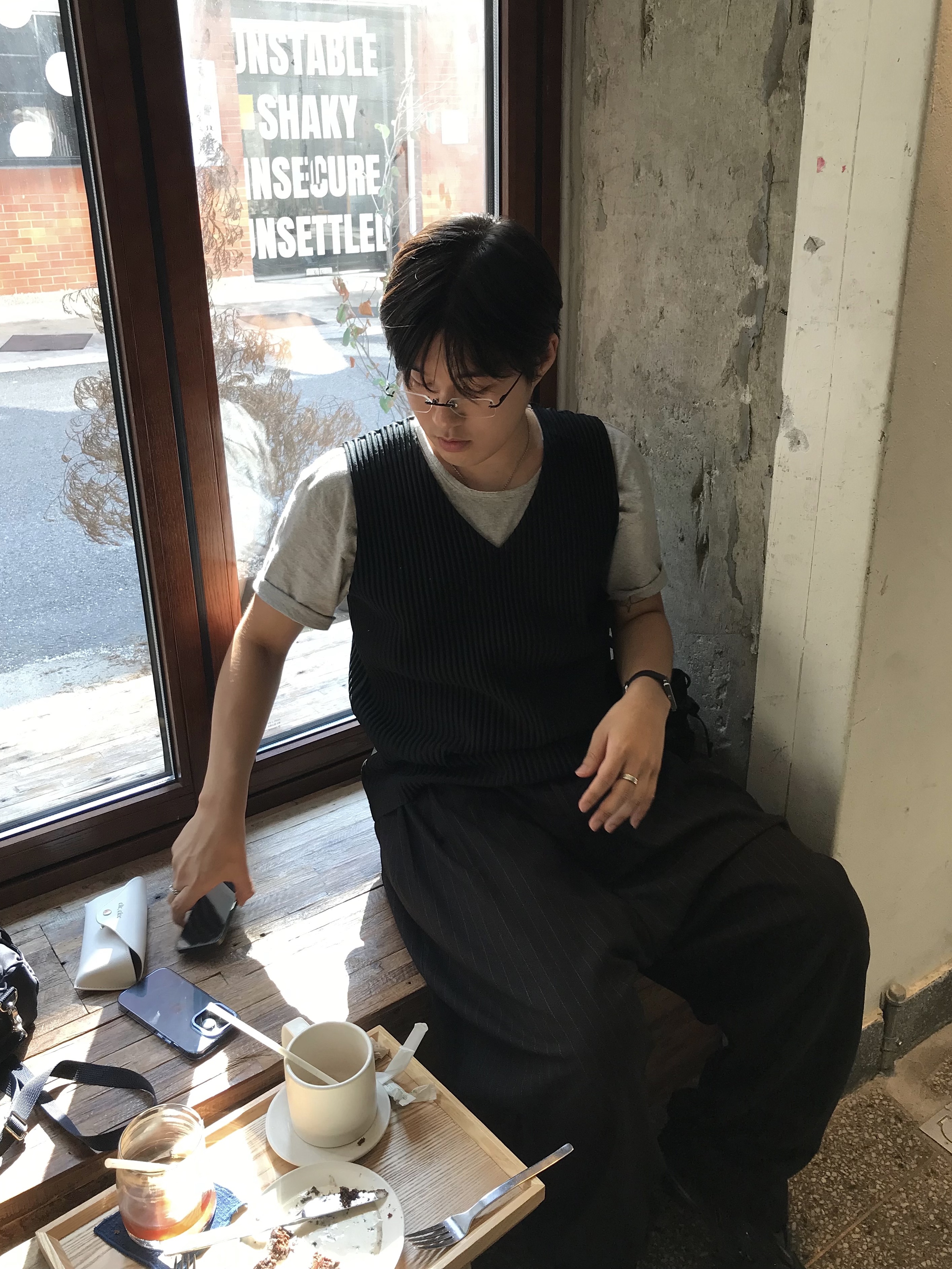 noun Wide Tapered Pants Stripe Black, Balenciaga Tyrex Sneakers Black 착용 스타일 - 3