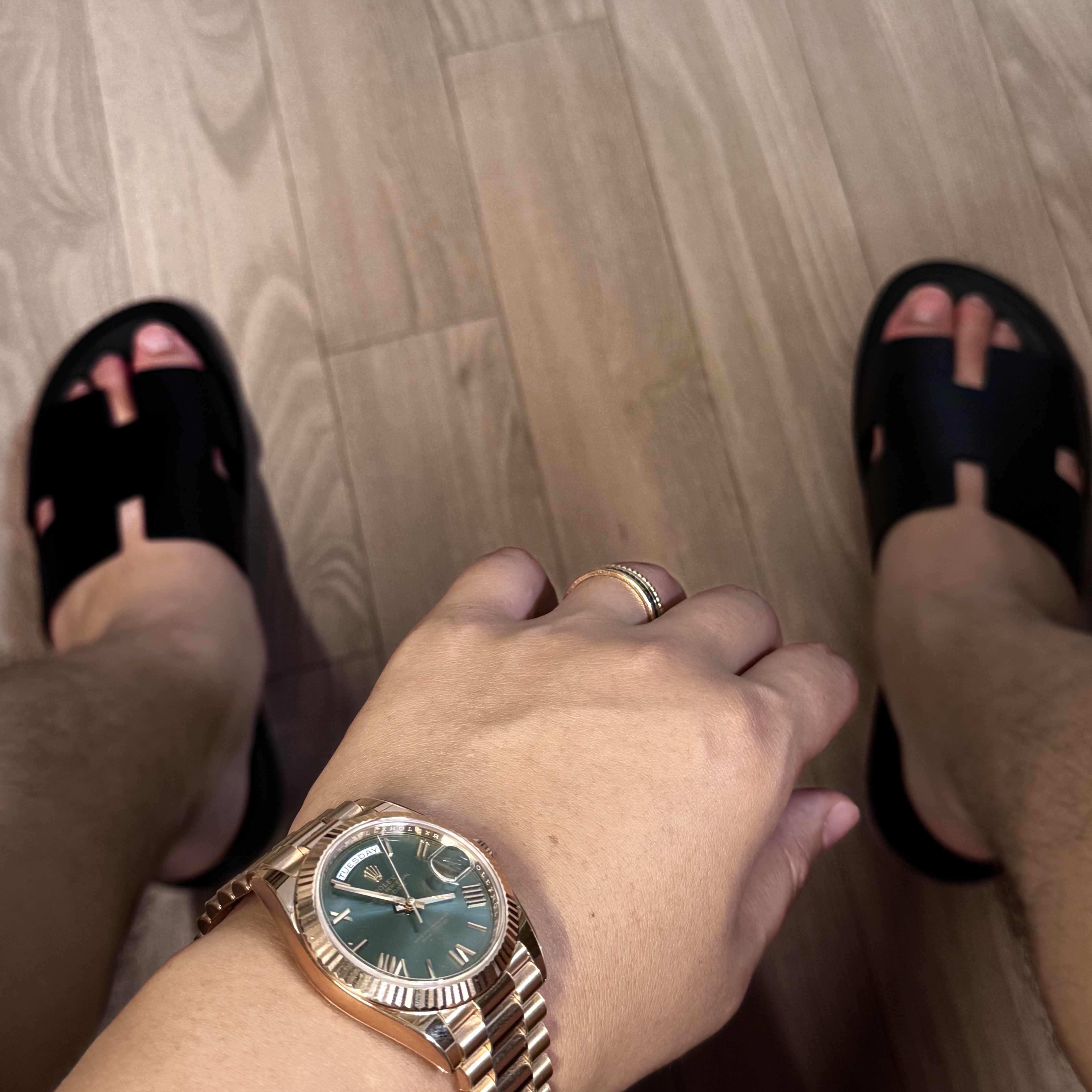 Hermes Izmir Sandal Calfskin & Noir 착용 스타일